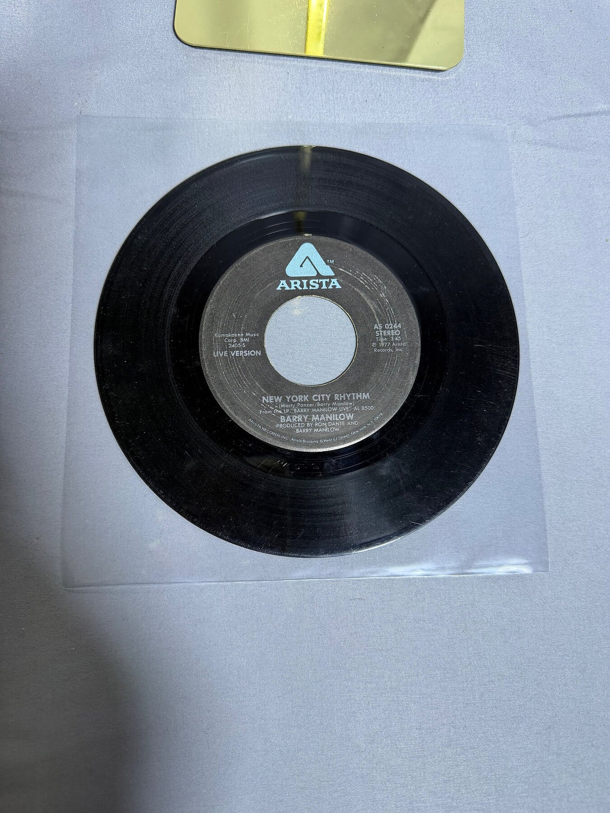 Vintage Barry Manilow 45 RPM Vinyl Single Looks Like We Made It / New York photo 1