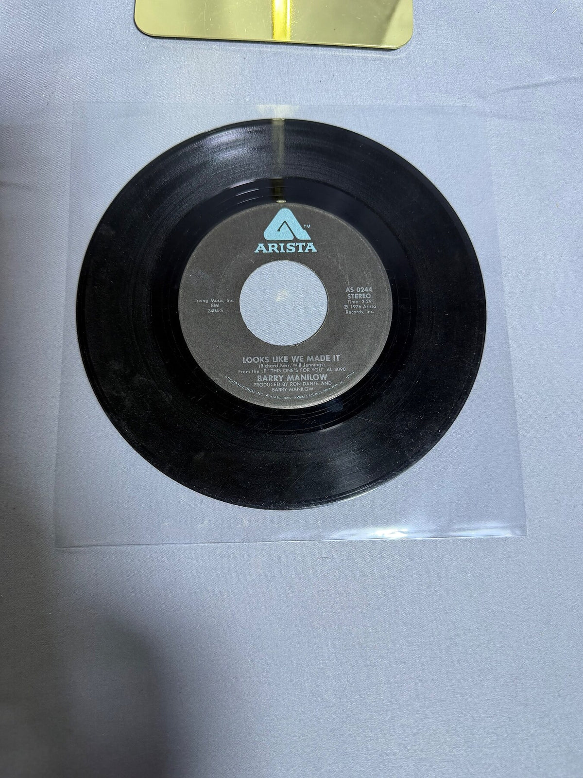 Vintage Barry Manilow 45 RPM Vinyl Single Looks Like We Made It / New York photo 2