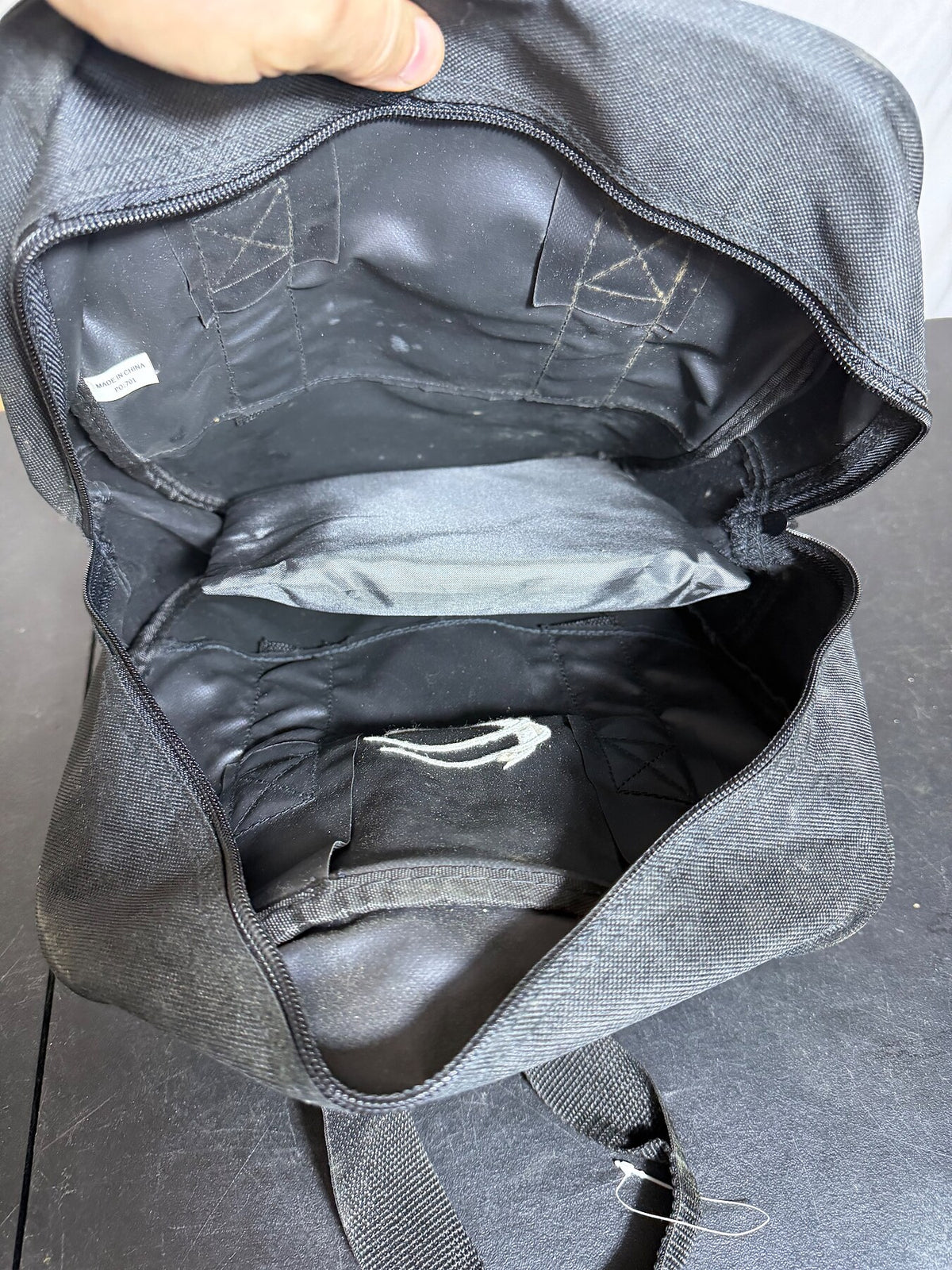 Saucony Black Zippered Utility Tote Bag with Logo photo 2