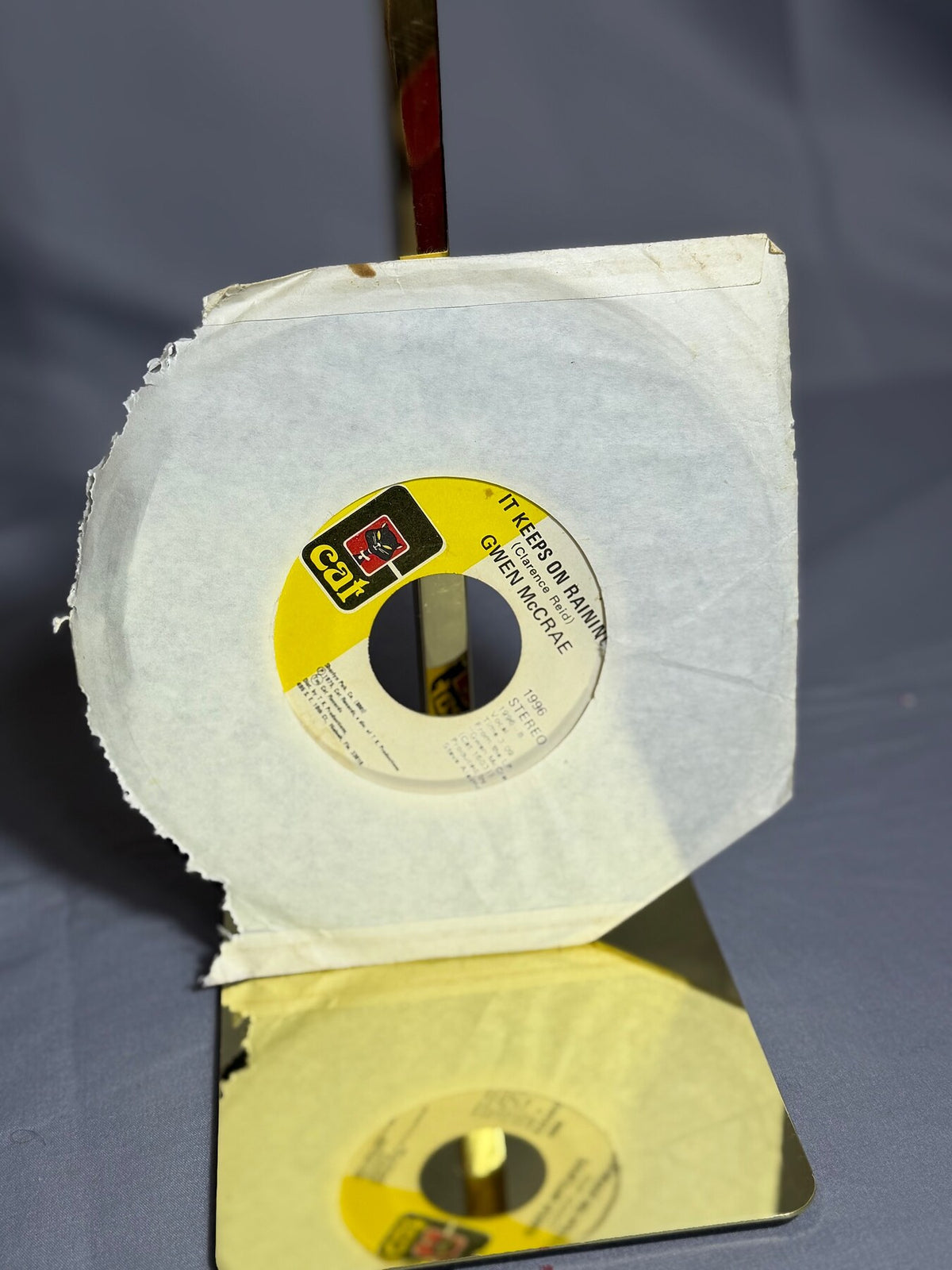 Vintage Gwen McCrae 45 RPM Vinyl Single - Rockin' Chair / It Keeps On Raining photo 2