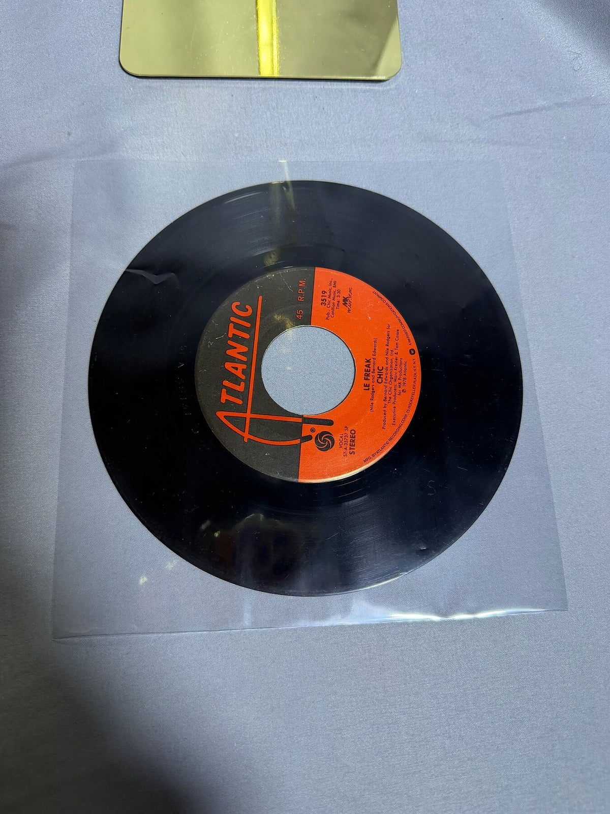 Vintage Chic Le Freak / Savoir Faire Atlantic 45 RPM Single photo 3