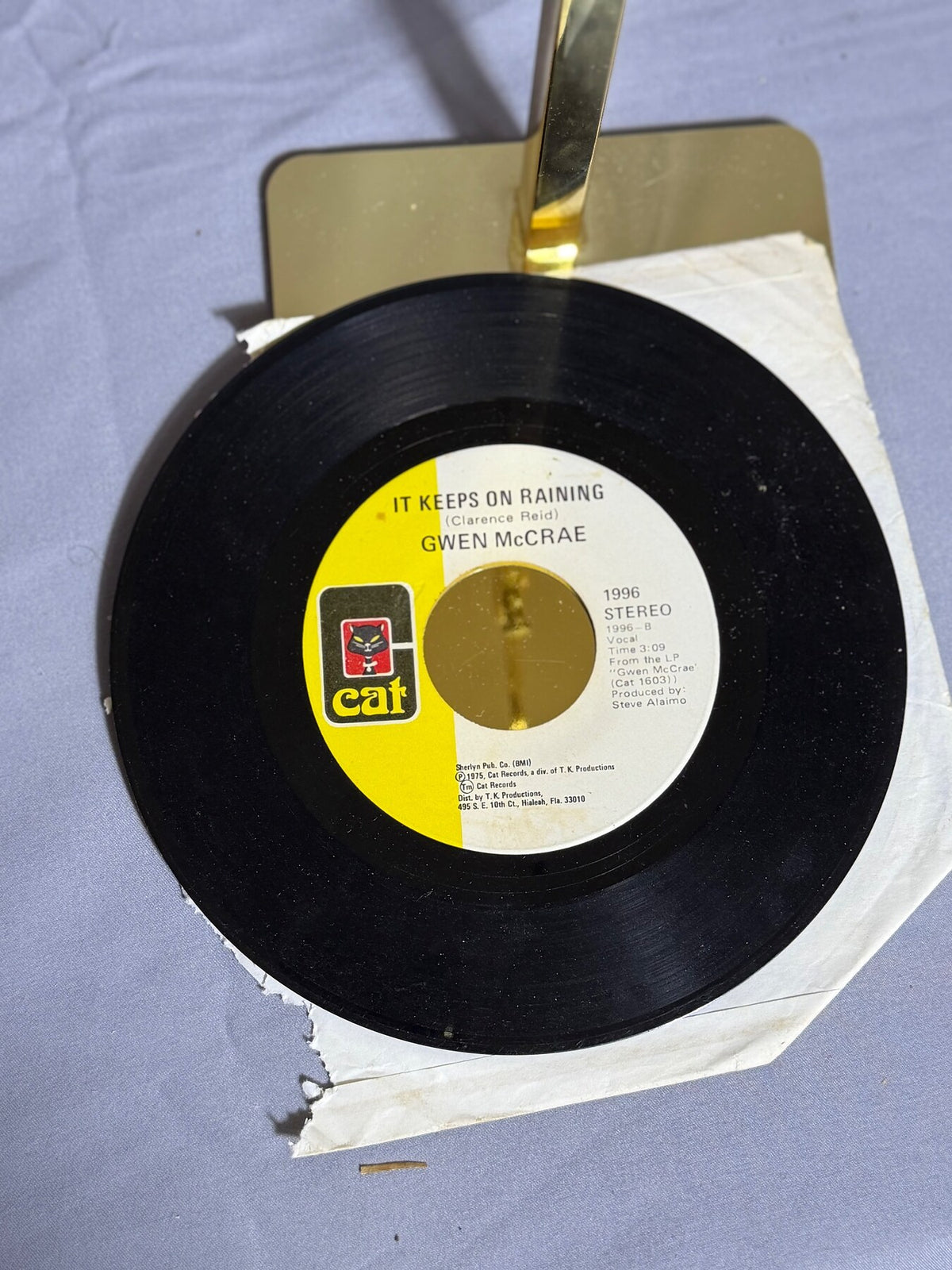 Vintage Gwen McCrae 45 RPM Vinyl Single - Rockin' Chair / It Keeps On Raining photo 3