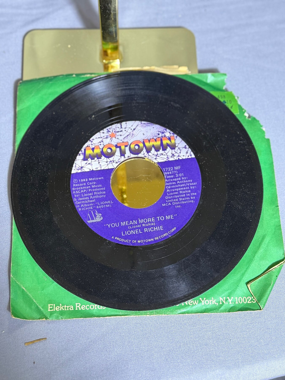 Vintage Lionel Richie "Hello" / "You Mean More To Me" Motown 45 RPM Vinyl Single photo 4
