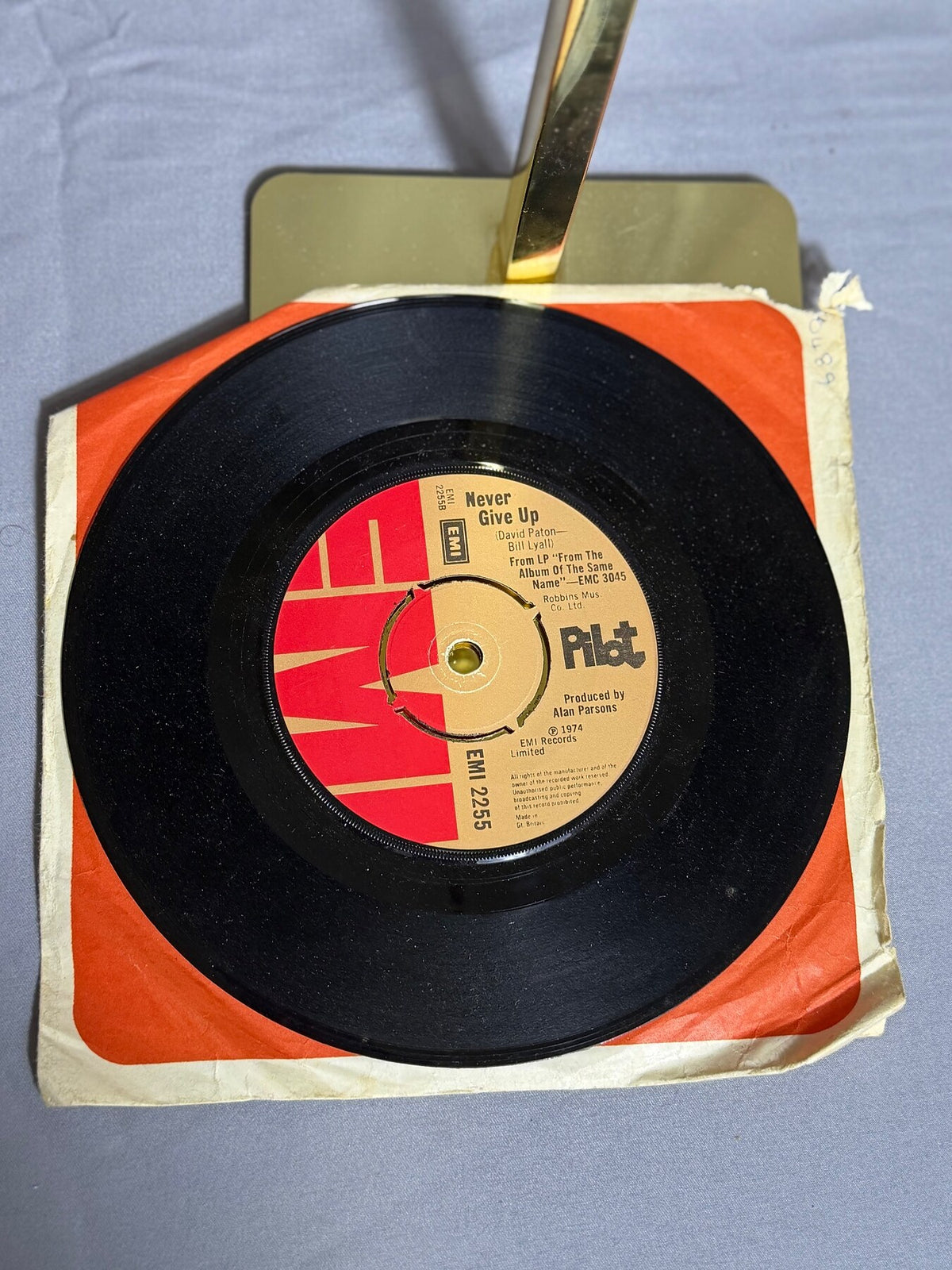 Vintage Pilot - January / Never Give Up 7" Vinyl Single EMI 1975 photo 4
