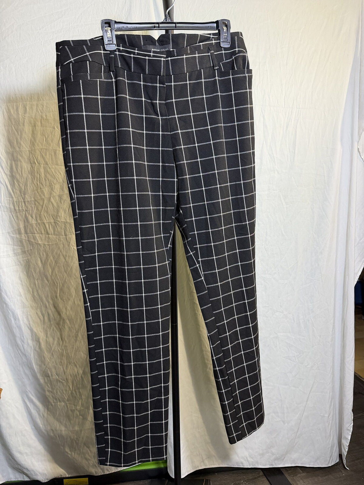 AMANDA CHELSEA Women's Black & White Plaid Pants Size 14 - Wormhole Thrift