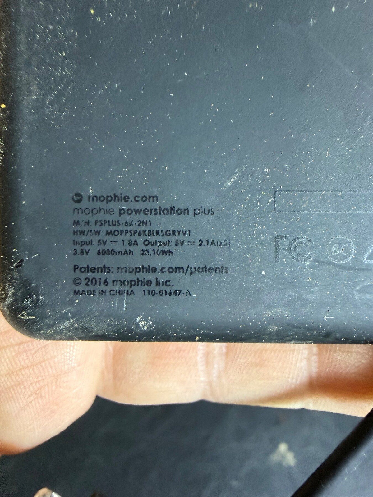 mophie Powerstation Plus 6080mAh Portable Charger Lightning Cable - Wormhole Thrift