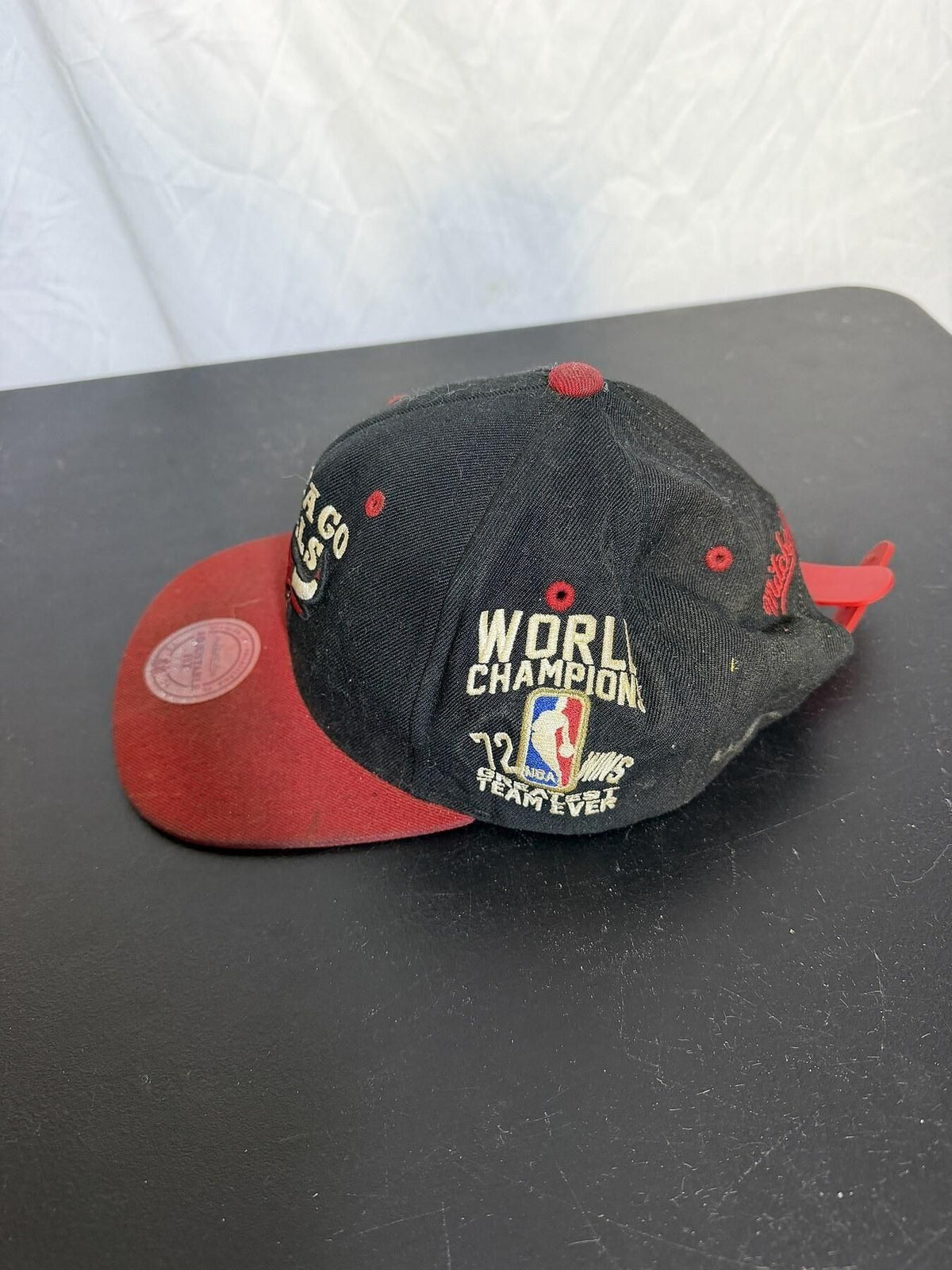 Mitchell & Ness Chicago Bulls Black Red Adjustable Snapback Cap - Wormhole Thrift