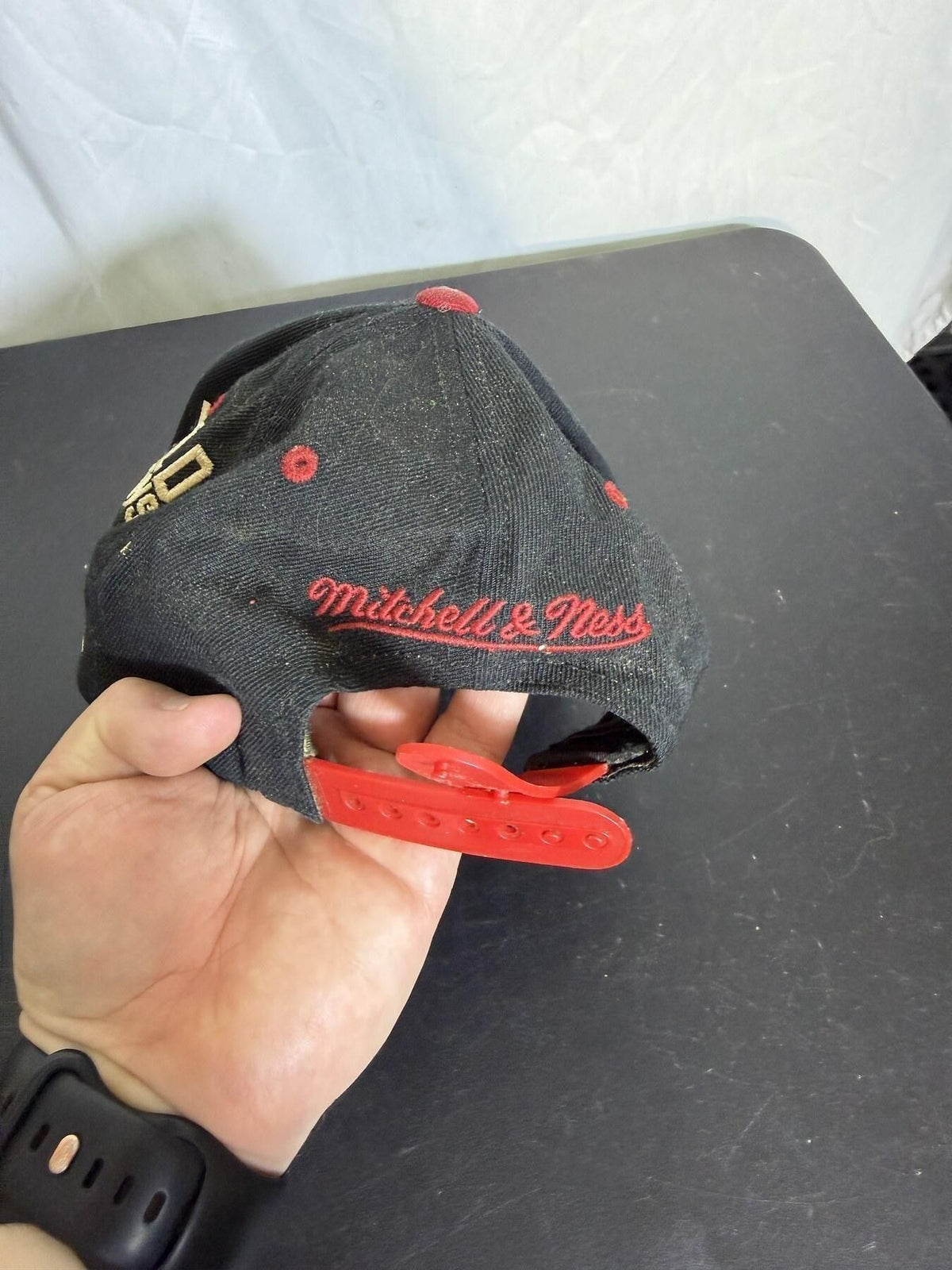 Mitchell & Ness Chicago Bulls Black Red Adjustable Snapback Cap - Wormhole Thrift