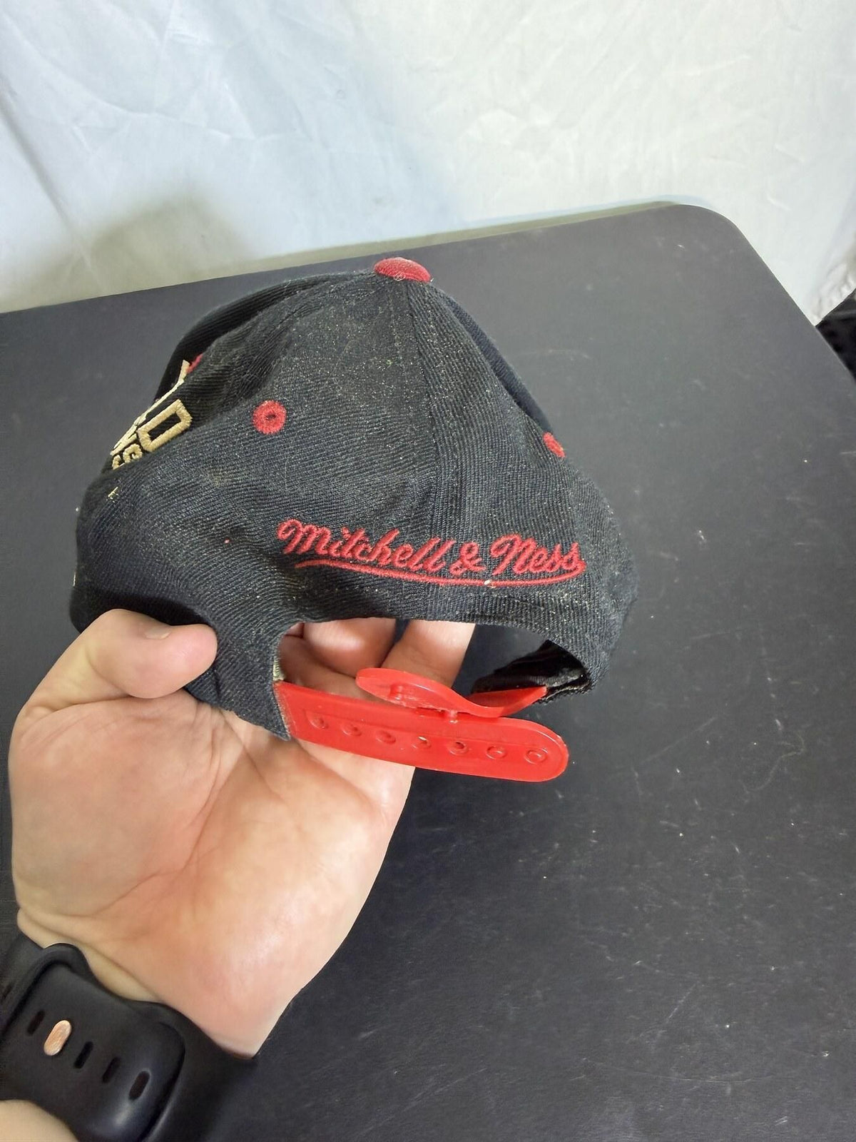 Mitchell & Ness Chicago Bulls Black Red Adjustable Snapback Cap - Wormhole Thrift