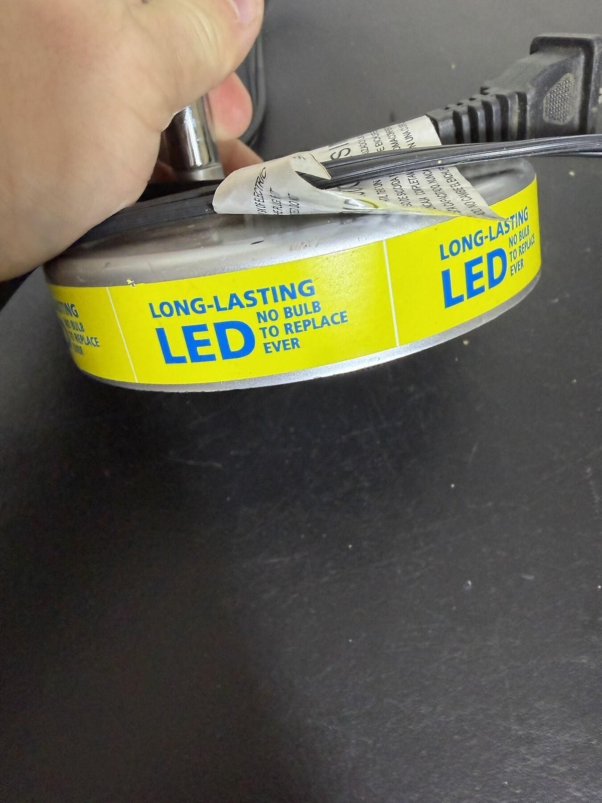 Intertek ZheJiang YanKon LED Desk Lamp - Wormhole Thrift