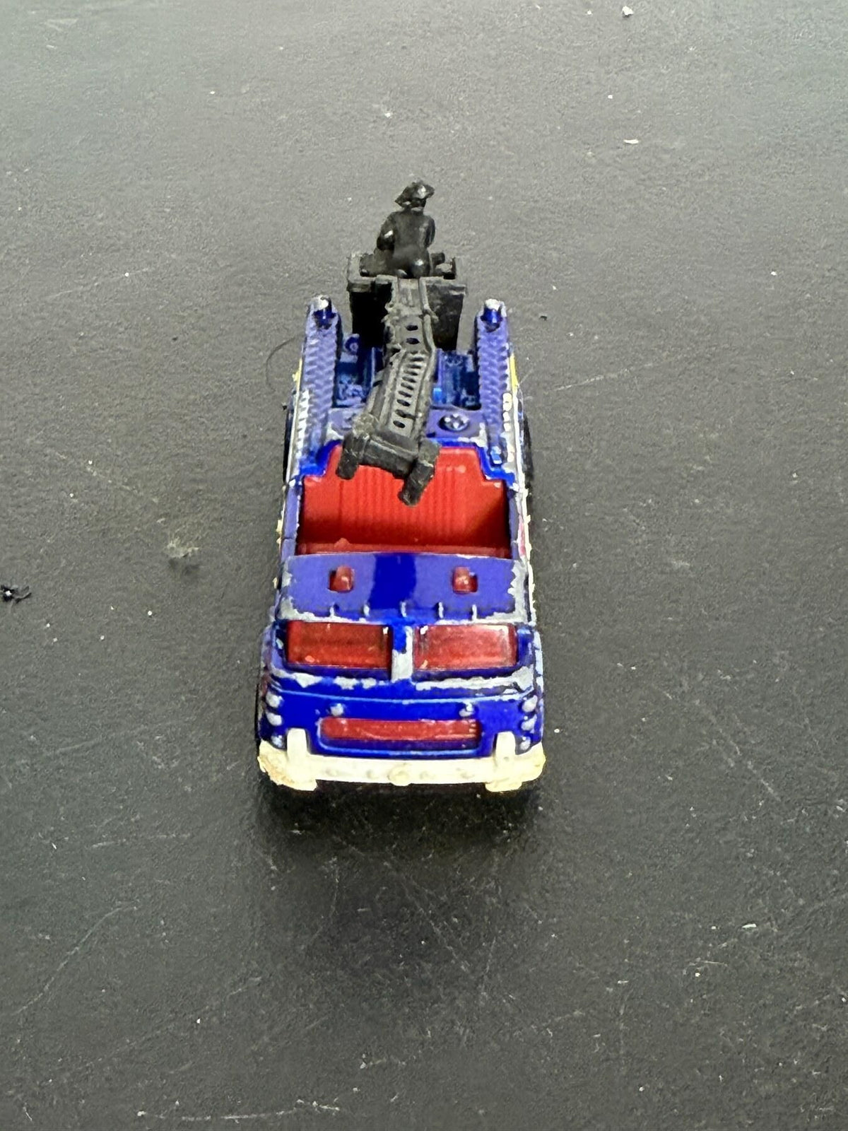 Matchbox 2001 MB02 Aqua Force Bucket Fire Truck Diecast Toy - Wormhole Thrift