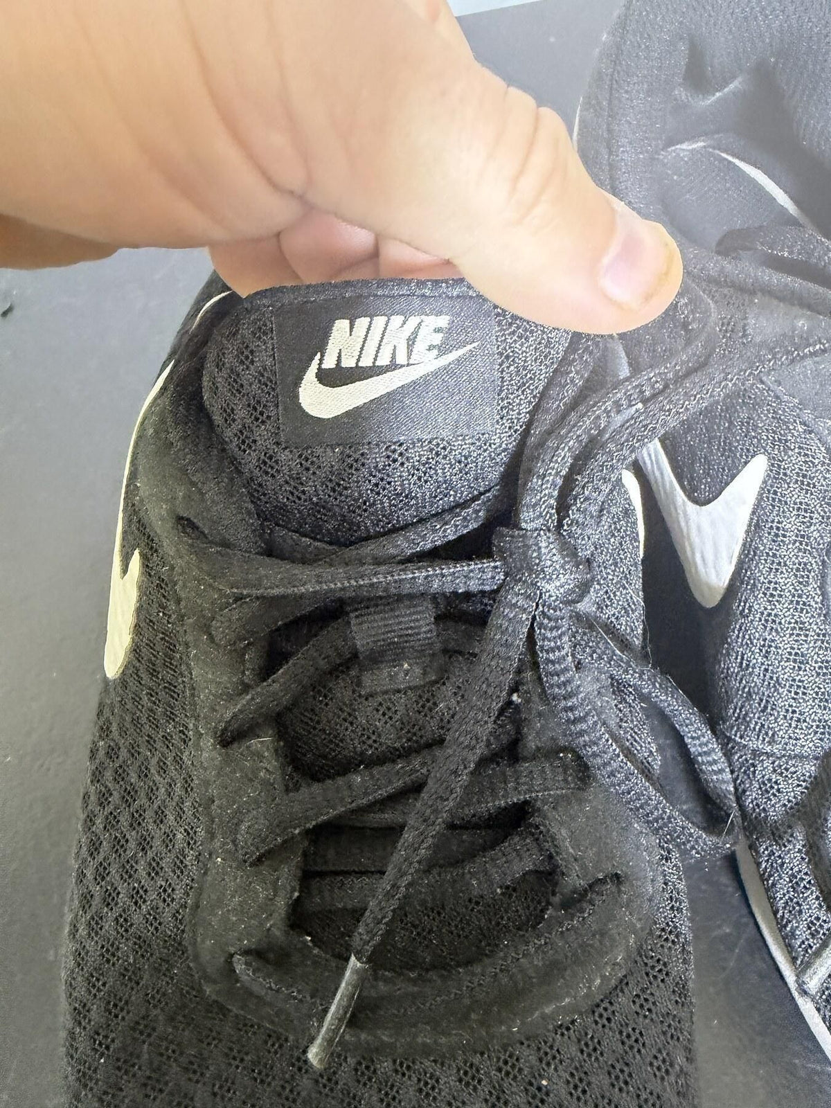 Nike Tanjun Black White Running Shoes Men's Size 10 (812655-011) - Wormhole Thrift