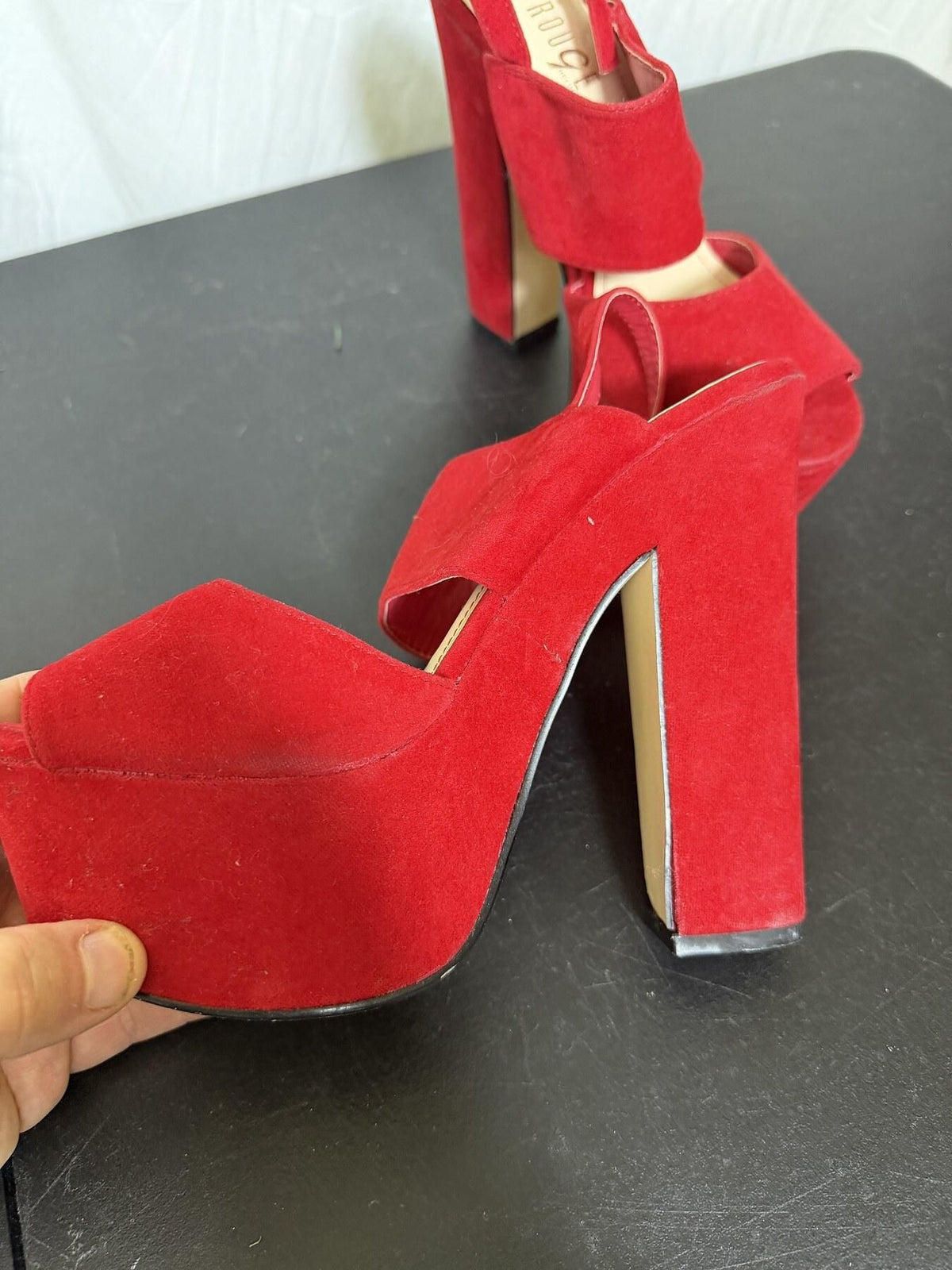 ROUGE HELIUM Red Suede Platform Chunky Heel Sandals Women's Size 7.5 - Wormhole Thrift
