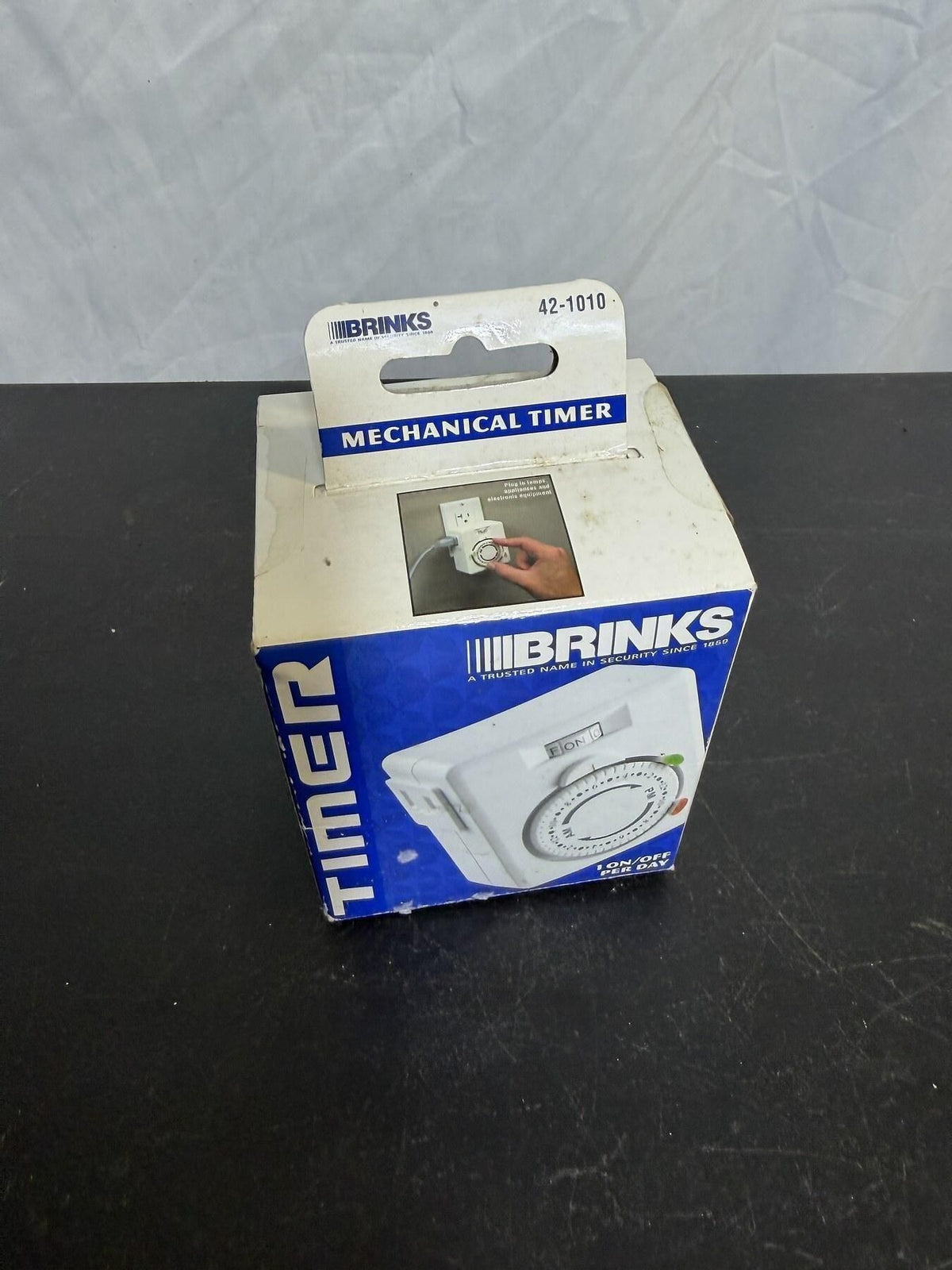 BRINKS 42-1010 Mechanical Timer for Holiday Lights & Security - Wormhole Thrift