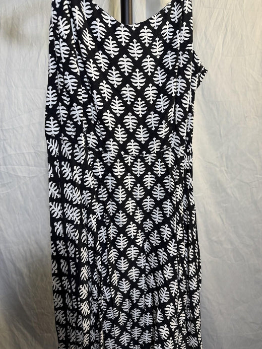 Old Navy Women's S/P Black White Leaf Print Smocked Back Sleeveless Dress NWT - Wormhole Thrift