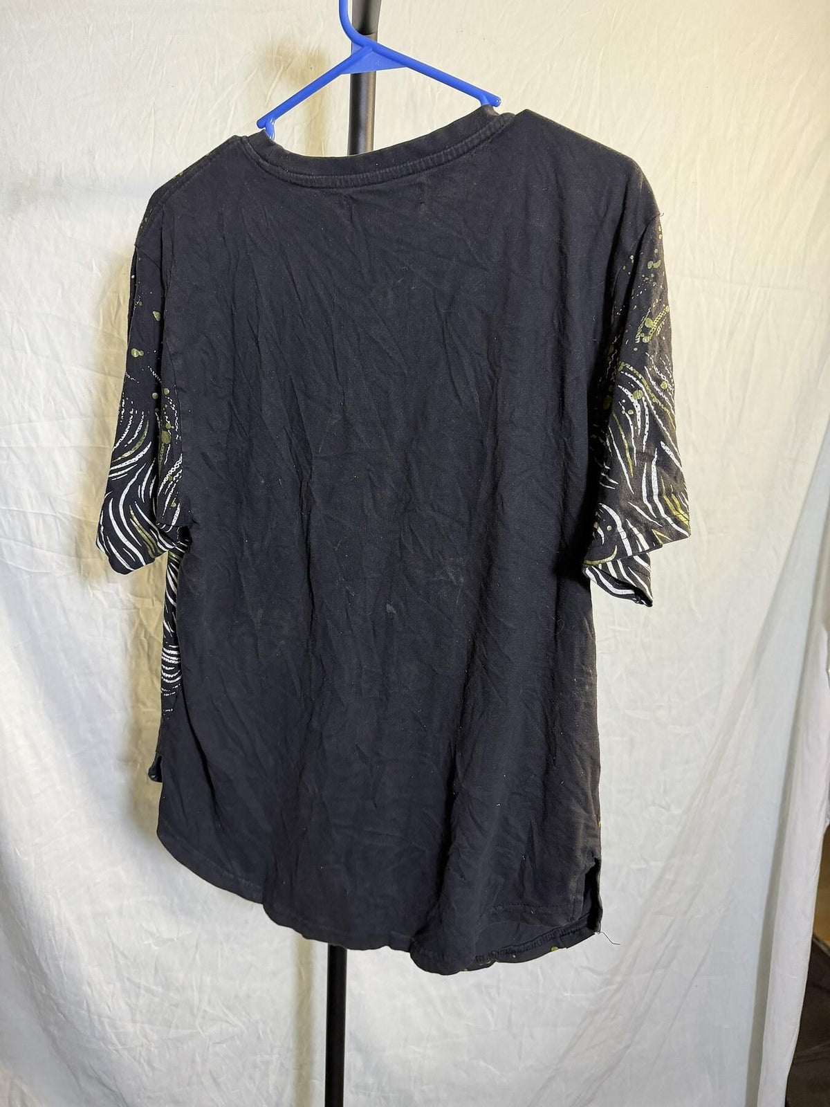 Contender Men's Black KING Lion Crown Graphic T-Shirt Size L - Wormhole Thrift