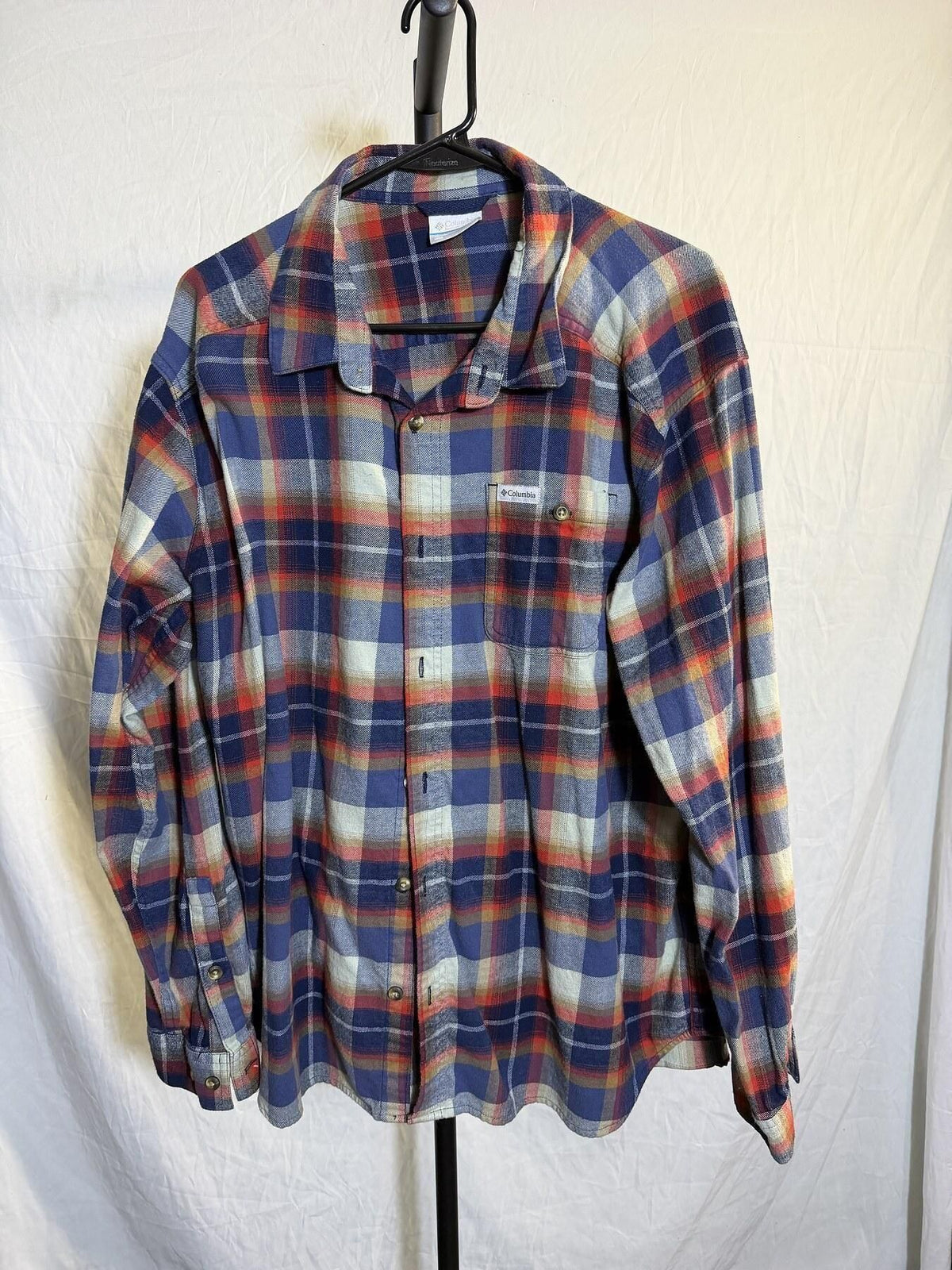 Columbia Men's XL Blue Red Plaid Flannel Long Sleeve Button Up Shirt - Wormhole Thrift