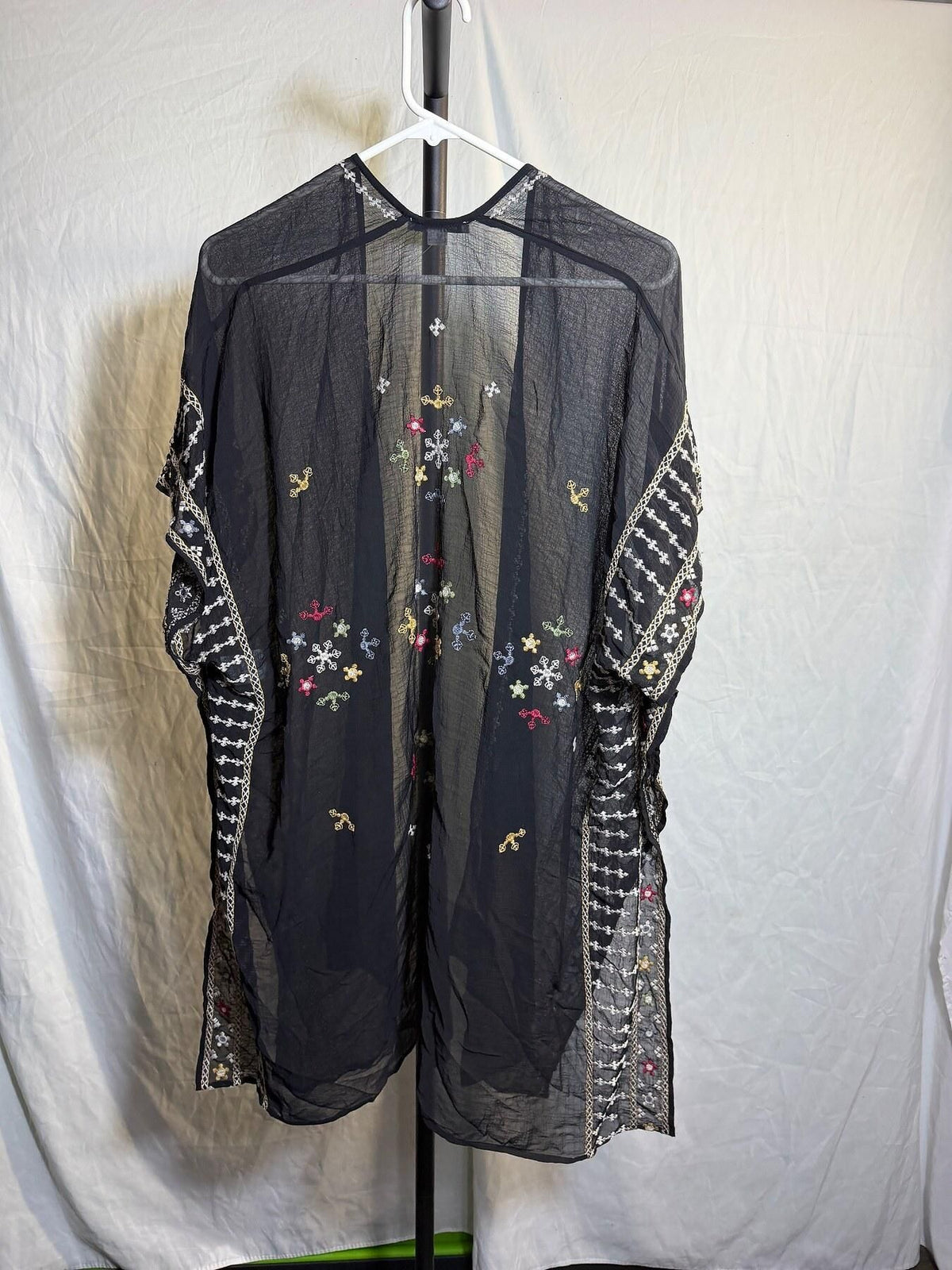 American Eagle Black Embroidered Sheer Kimono Cover-Up Women's XS/S - Wormhole Thrift