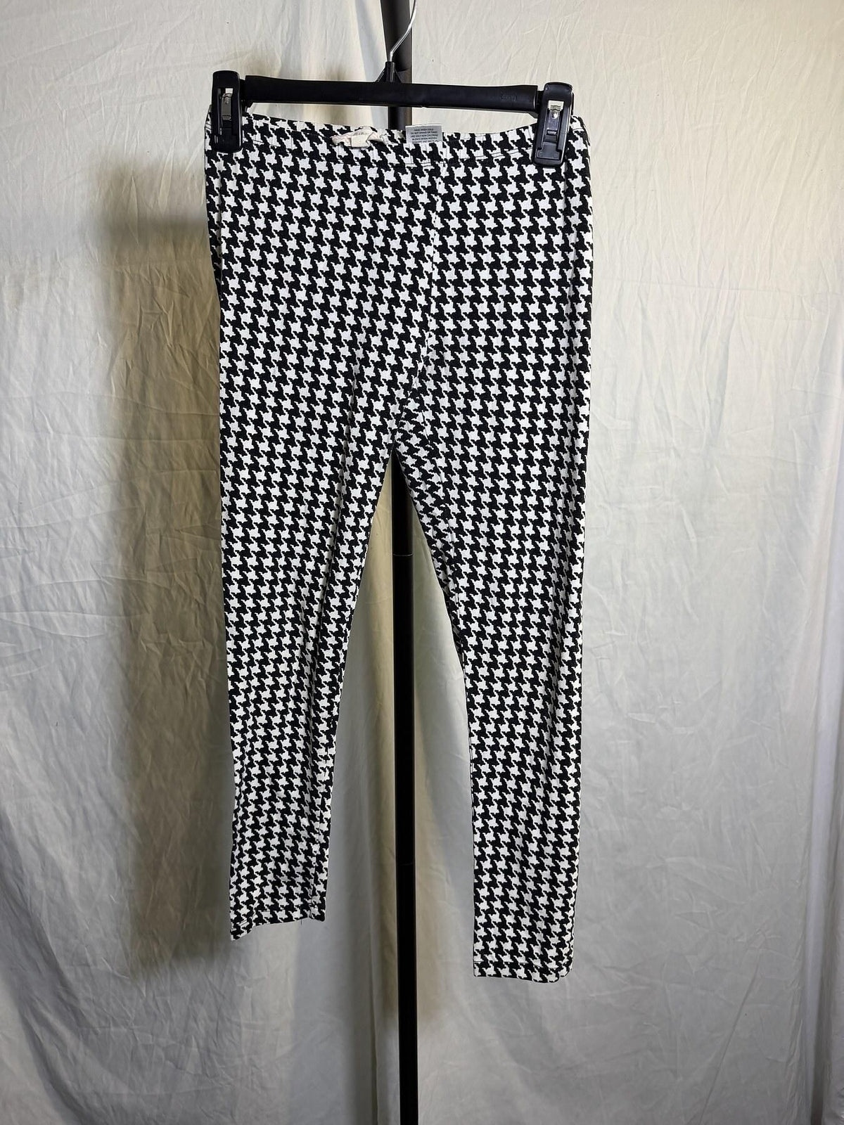 PINK REPUBLIC Women's Black White Houndstooth Leggings Size M - Wormhole Thrift