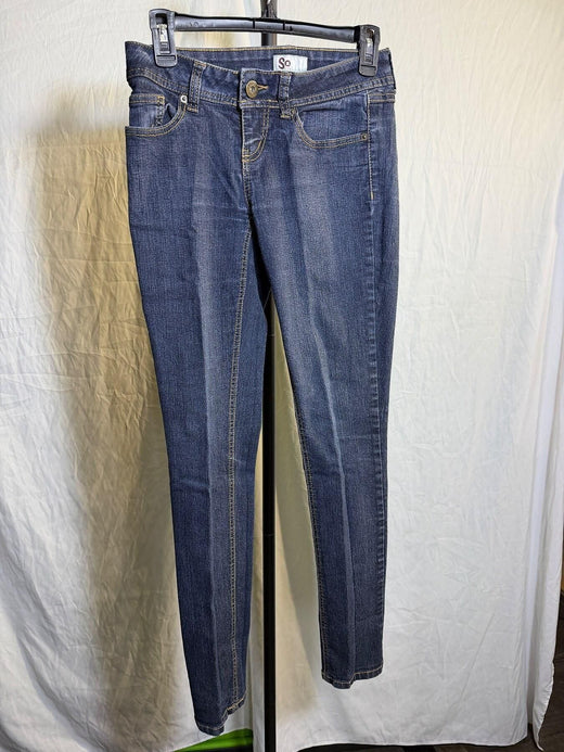 S.O. Stretch Skinny Jeans Dark Wash Women's Size 1 - Wormhole Thrift