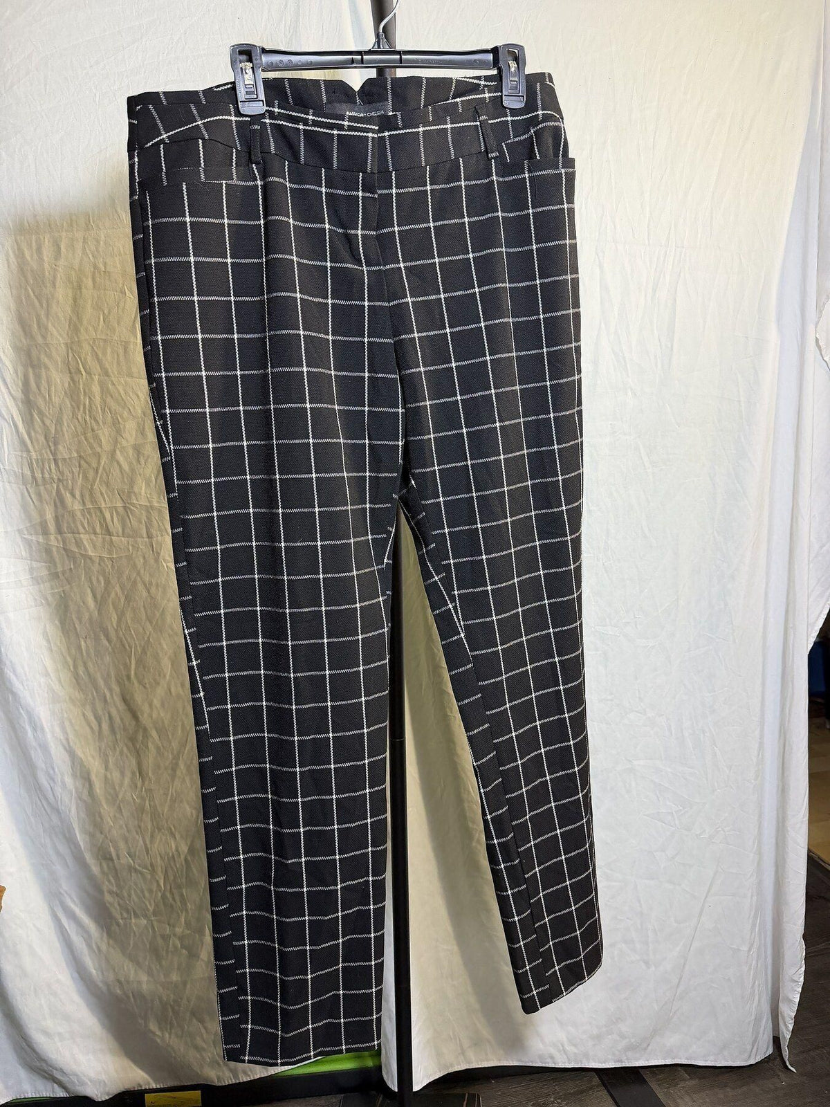 AMANDA CHELSEA Women's Black & White Plaid Pants Size 14 - Wormhole Thrift