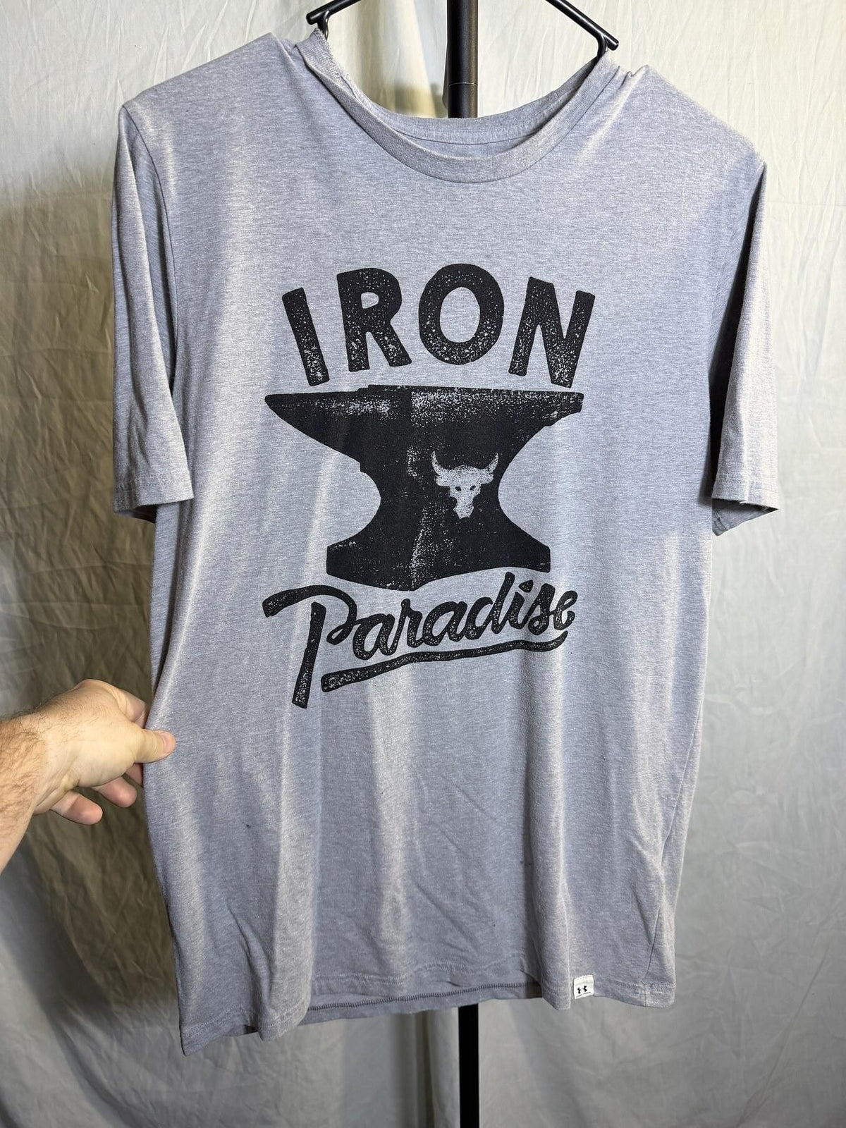 Under Armour Project Rock Iron Paradise HeatGear Loose Fit T-Shirt Men's Small - Wormhole Thrift