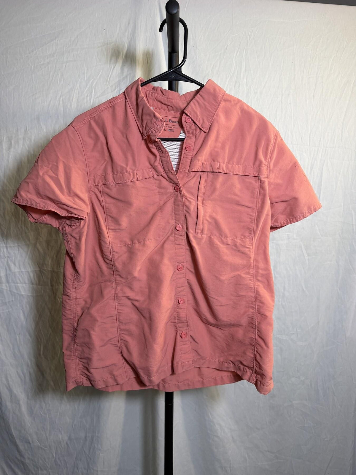 L.L.Bean Women's Short Sleeve Tropicwear Vented Shirt Pink Size Large Regular - Wormhole Thrift