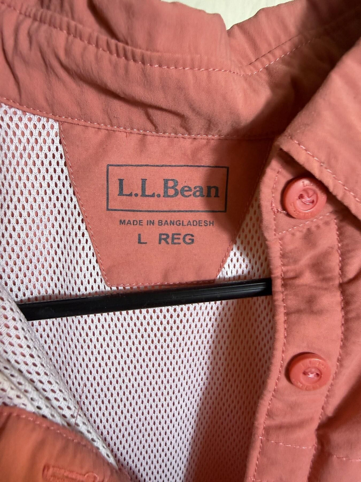 L.L.Bean Women's Short Sleeve Tropicwear Vented Shirt Pink Size Large Regular - Wormhole Thrift