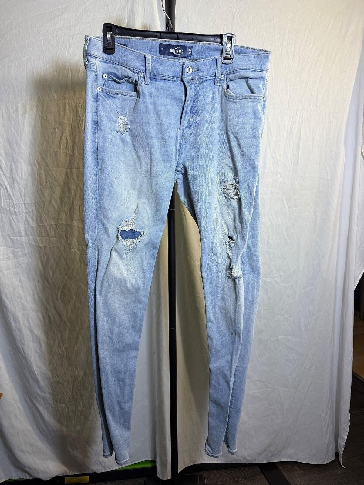 Hollister Men's W34 L32 Stacked Skinny Advanced Stretch Distressed Jeans - Wormhole Thrift