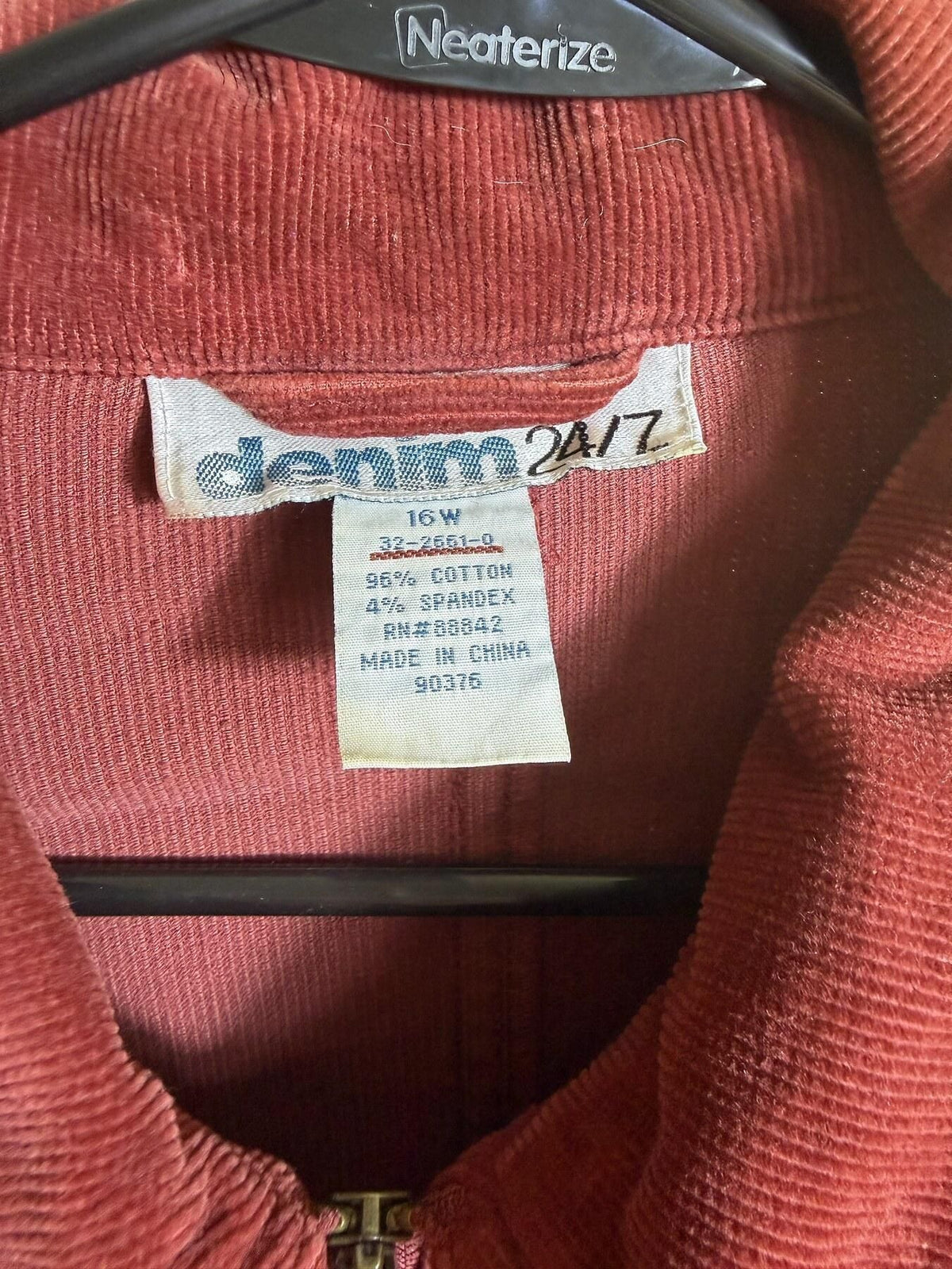 Denim 24/7 Women's Dusty Red Corduroy Zip Front Jacket Size 16W - Wormhole Thrift