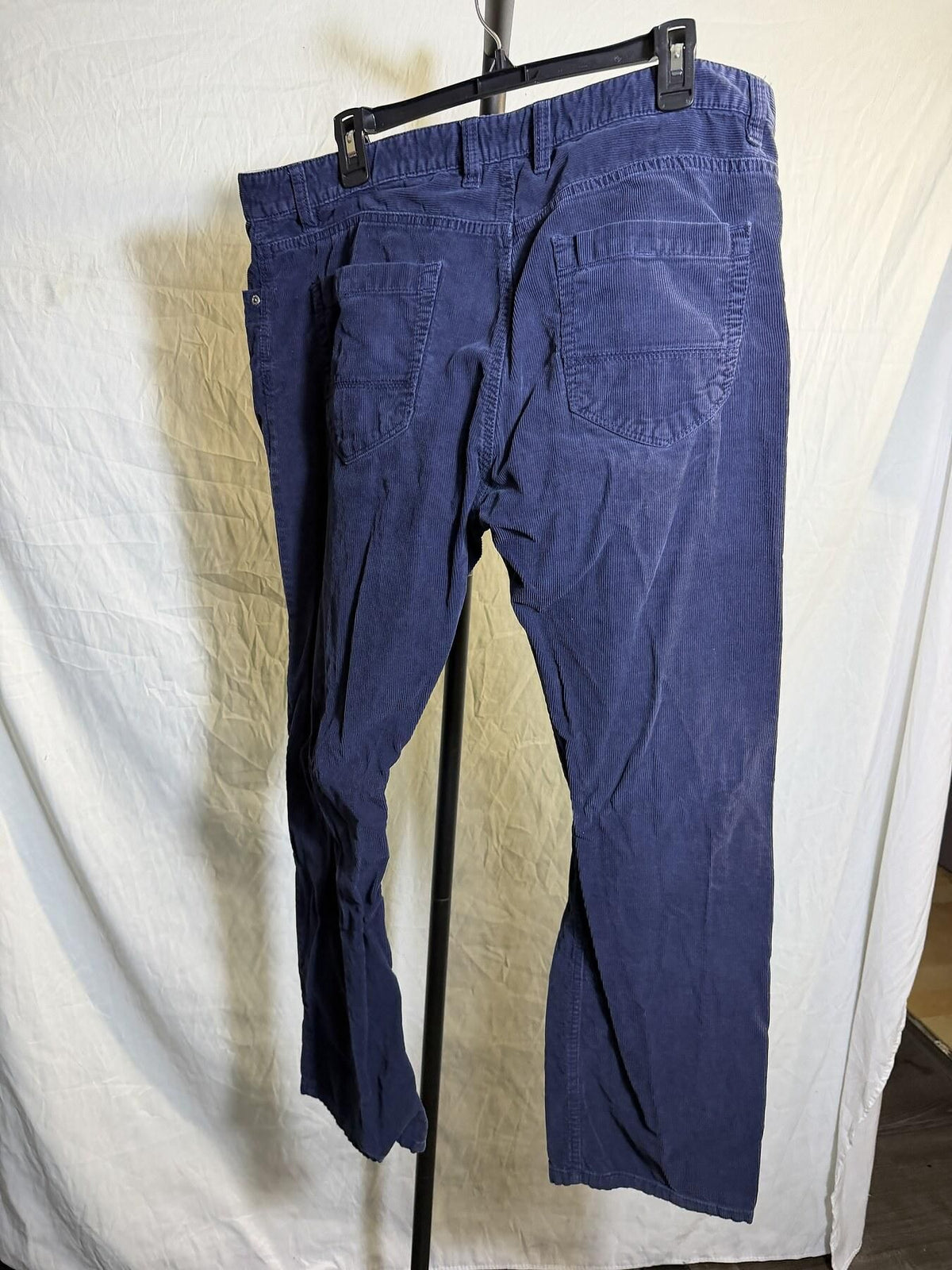 IZOD Men's Blue Straight Fit Corduroy Pants 36x30 - Wormhole Thrift