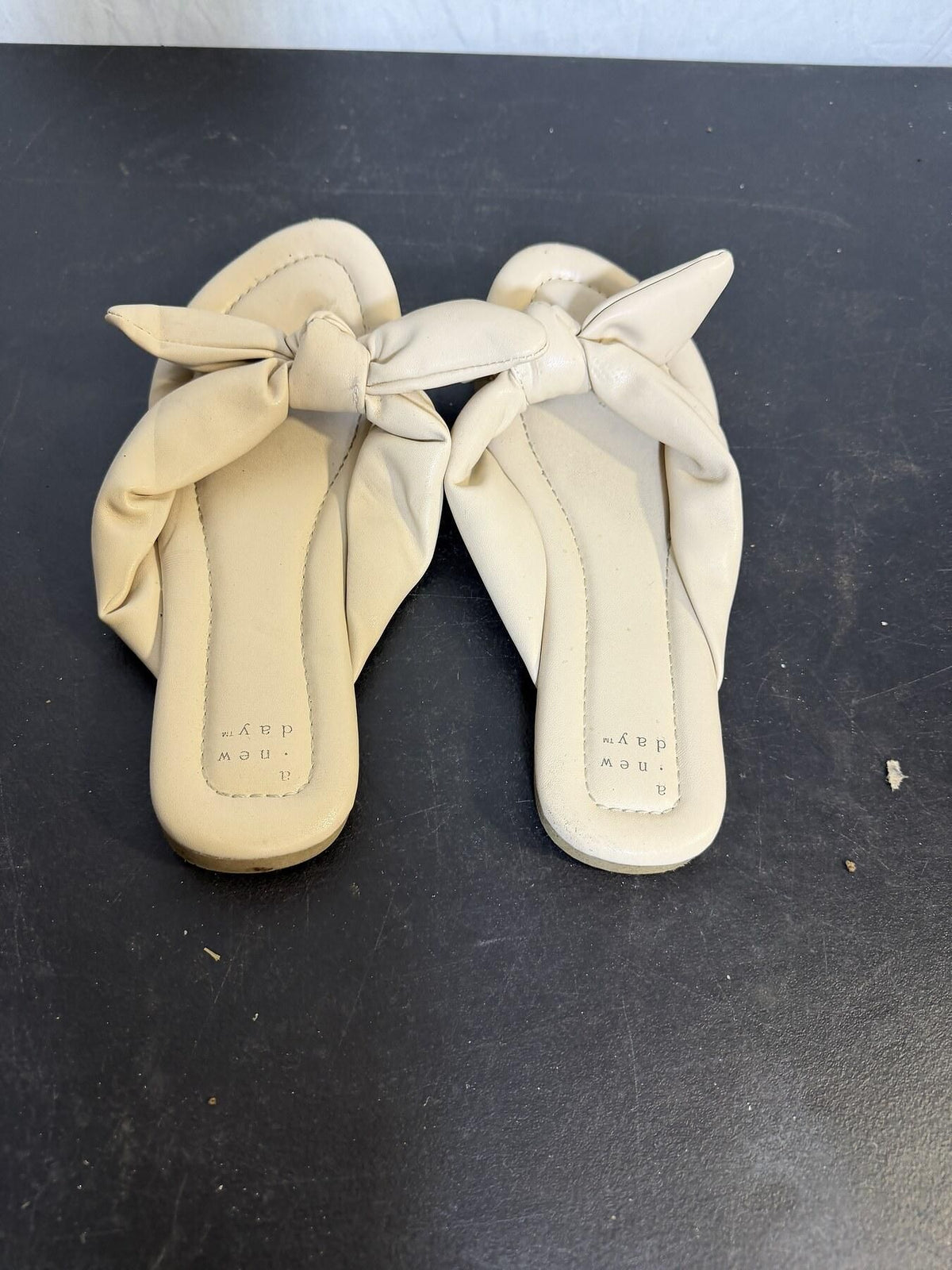 A New Day Women's Cream Knotted Flat Slide Sandals Size 8.5 - Wormhole Thrift