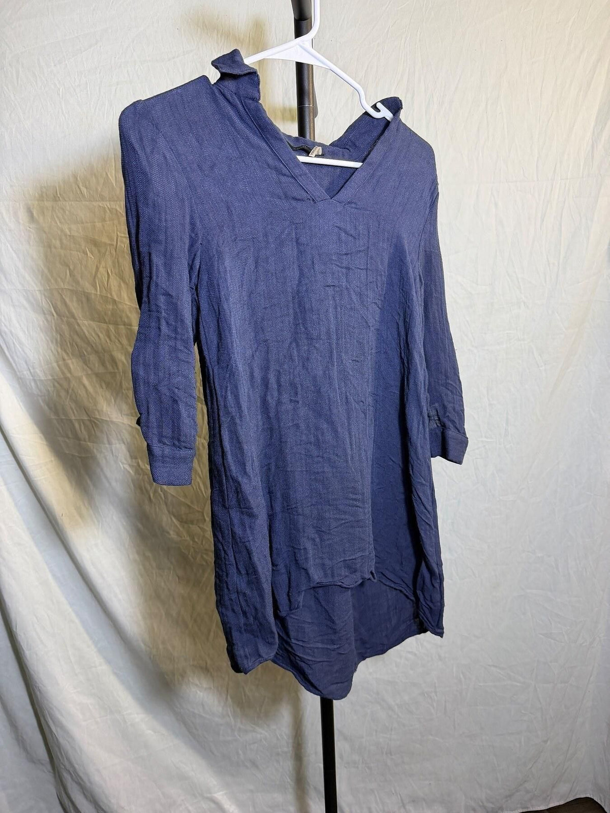 THML Women's Navy Blue Tunic Top XS 3/4 Sleeve Rayon Blend - Wormhole Thrift