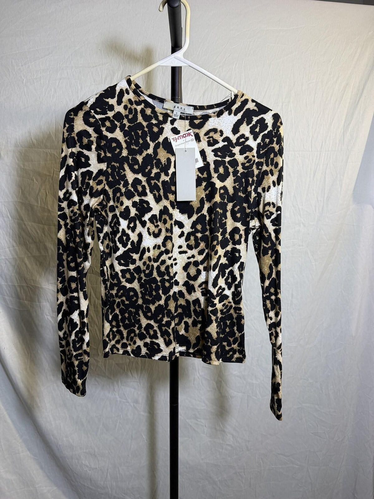 New With Tags Gaze Women's Small Leopard Print Long Sleeve Top - Wormhole Thrift