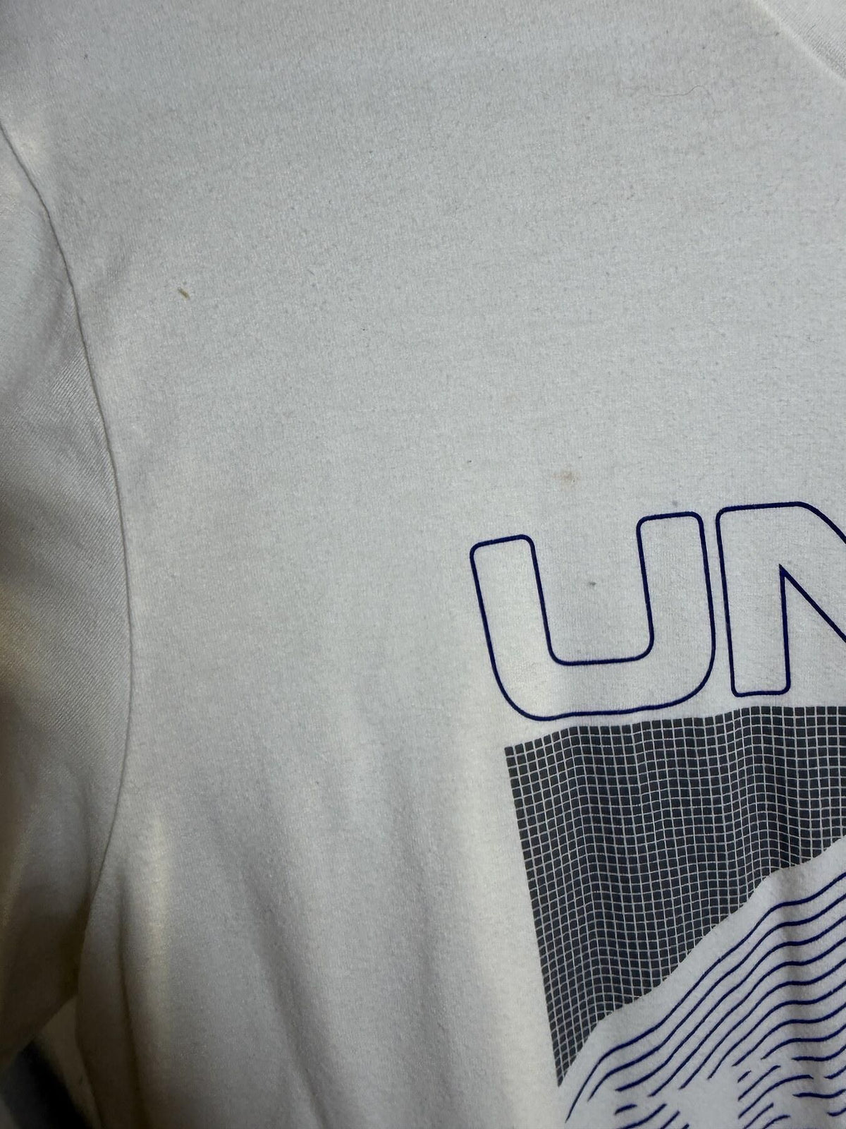 Under Armour Men's Large Loose Fit HeatGear Graphic T-Shirt - Wormhole Thrift