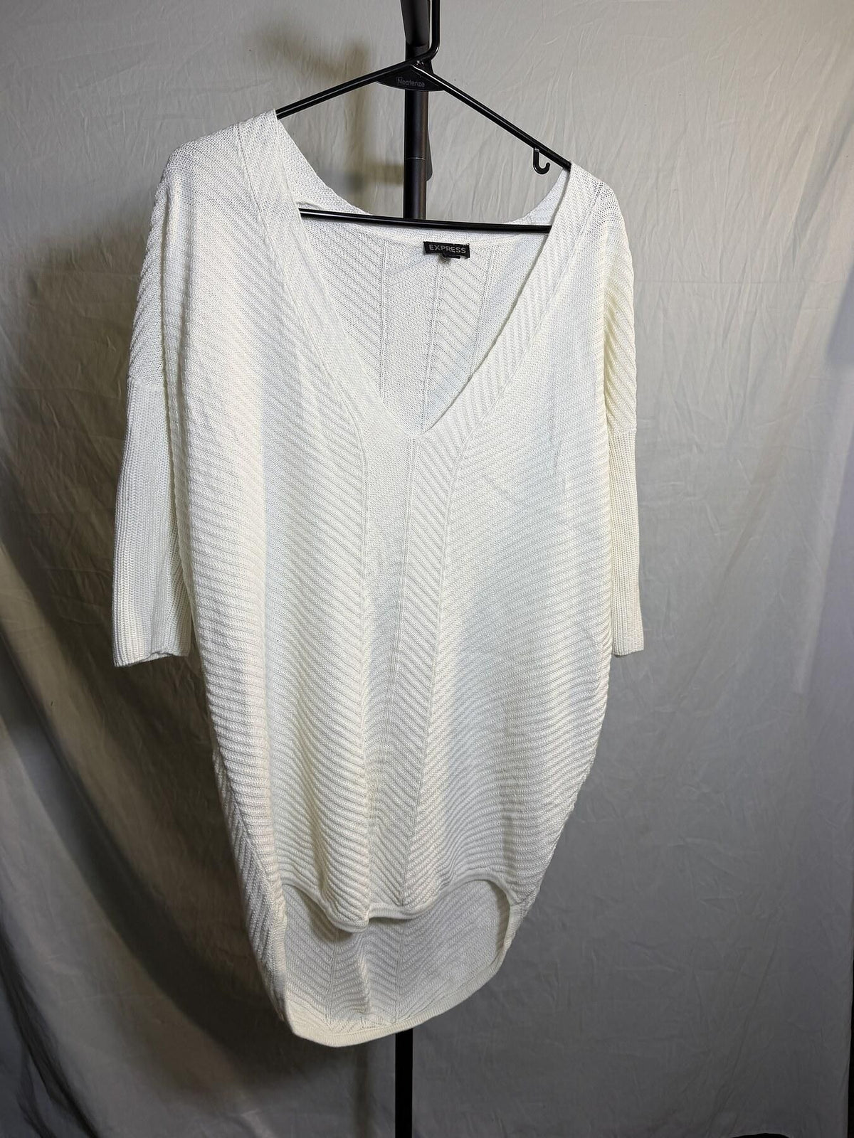 EXPRESS Women's White V-Neck 3/4 Sleeve Dolman Cotton Knit Sweater Size S - Wormhole Thrift