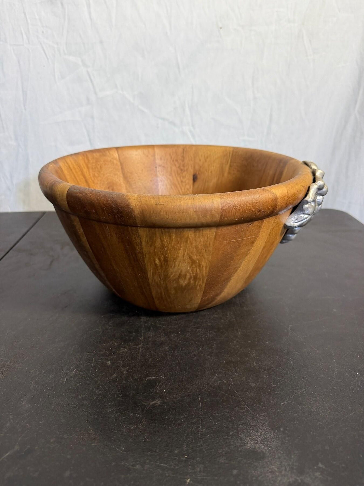 Bella Vineyard Wood Salad Bowl w/ Metal Grapes - Heritage Mint 2004 - Wormhole Thrift