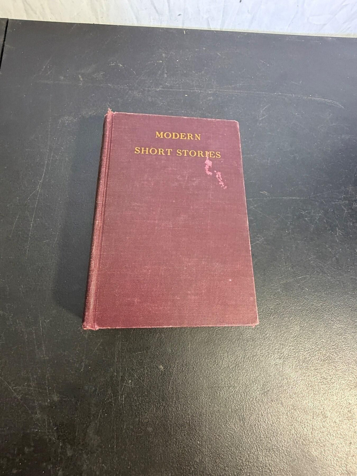 Vintage Modern American and British Short Stories 1929 - Wormhole Thrift