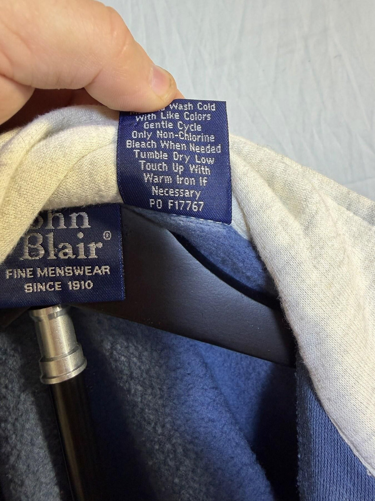 Vintage John Blair Men's XLG Blue Quarter-Zip Pullover Sweatshirt - Wormhole Thrift