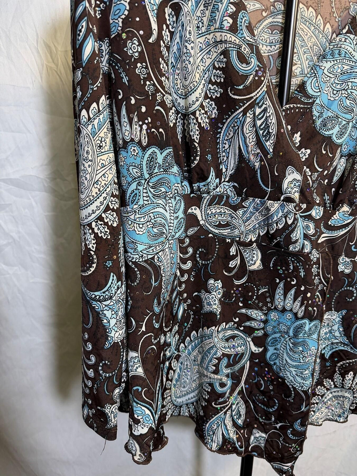 Vintage Susan Lawrence Women's XL Brown Blue Paisley Sequin Blouse - Wormhole Thrift
