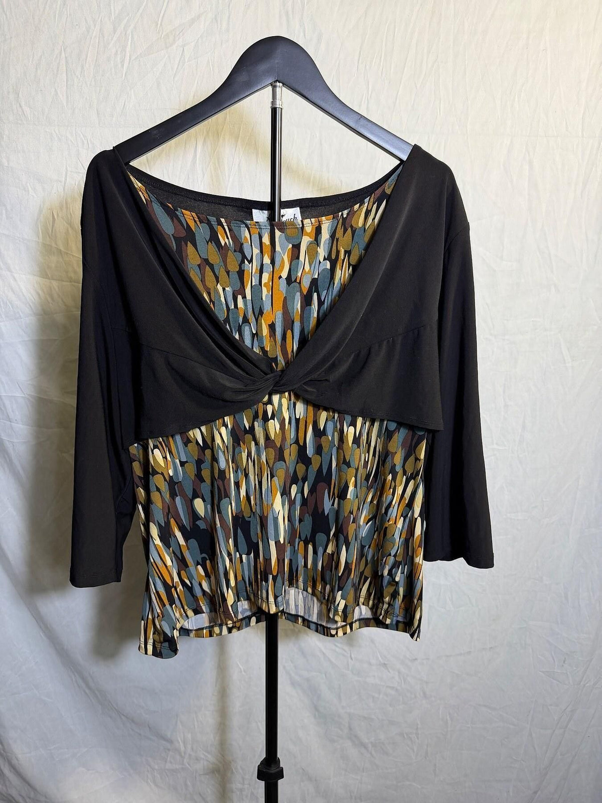 A Nouch Women's XL Black & Multi-Color Abstract Pattern Blouse Top - Wormhole Thrift