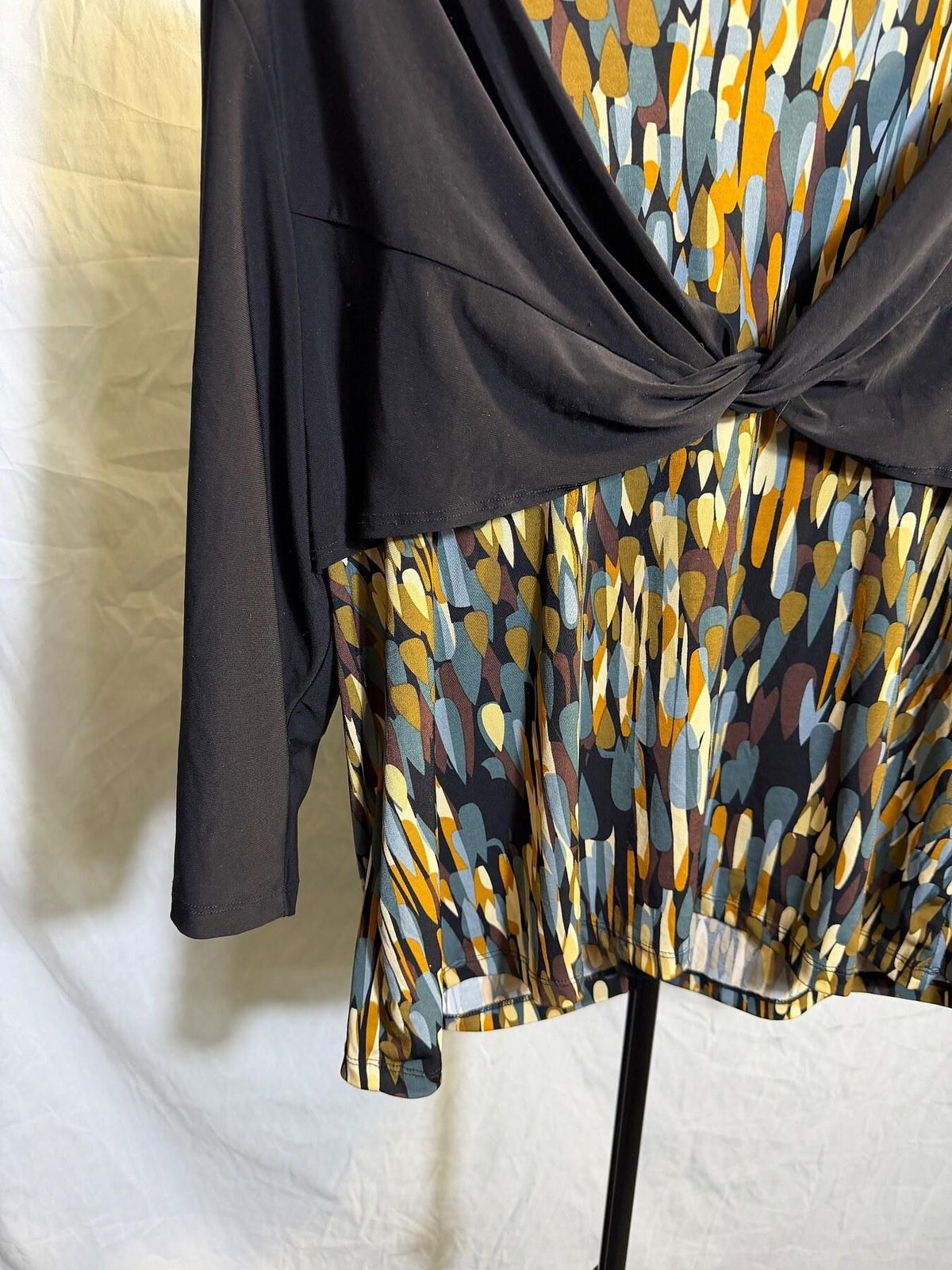 A Nouch Women's XL Black & Multi-Color Abstract Pattern Blouse Top - Wormhole Thrift