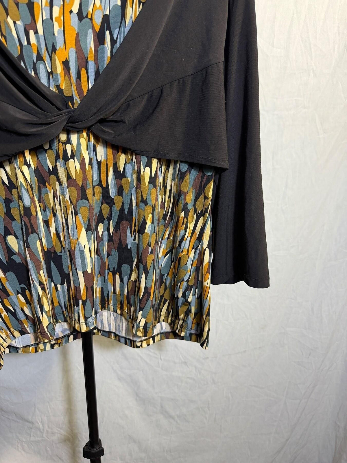 A Nouch Women's XL Black & Multi-Color Abstract Pattern Blouse Top - Wormhole Thrift