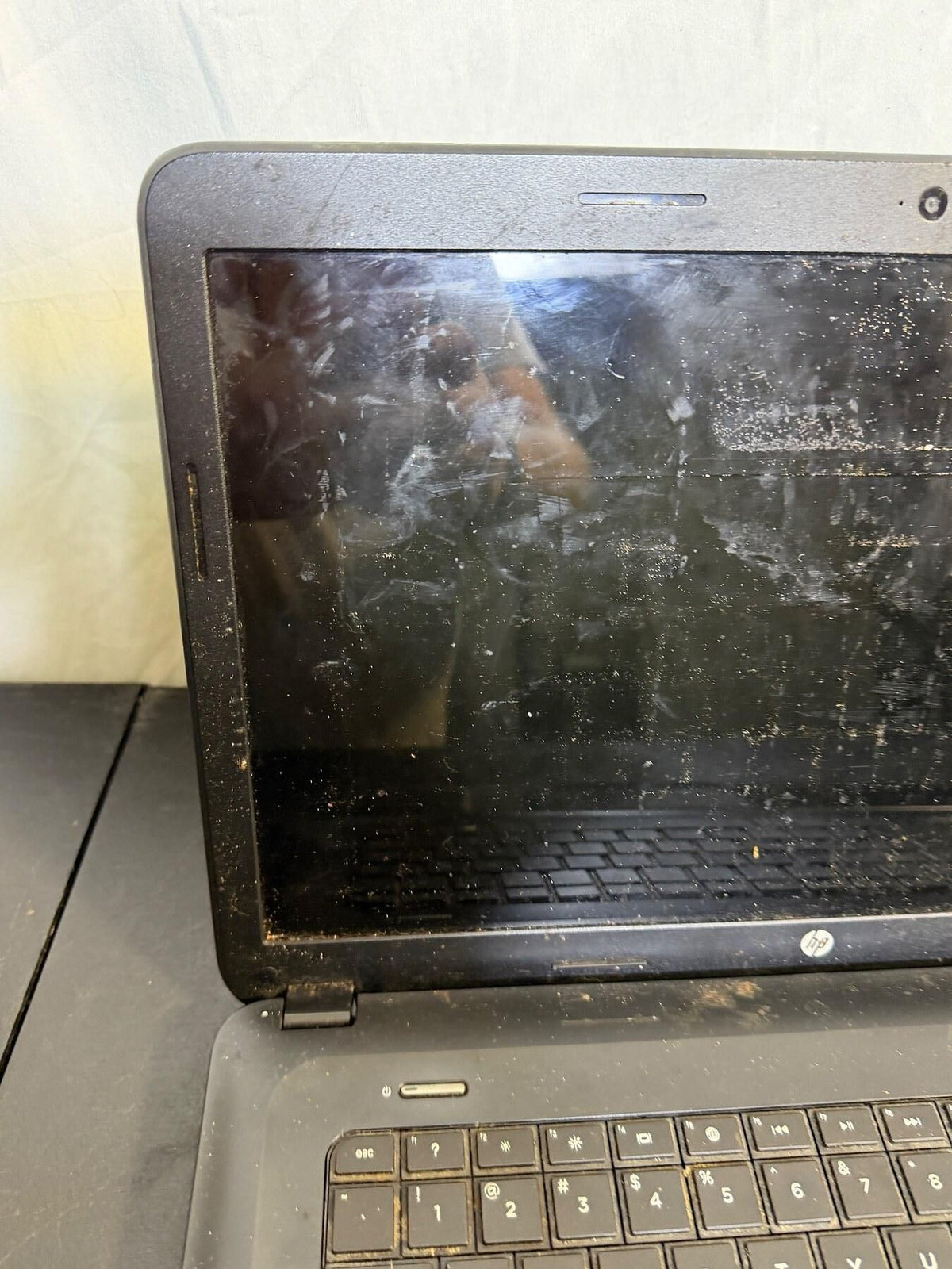 HP 2000-2011DX Laptop - For Parts / Untested - Wormhole Thrift
