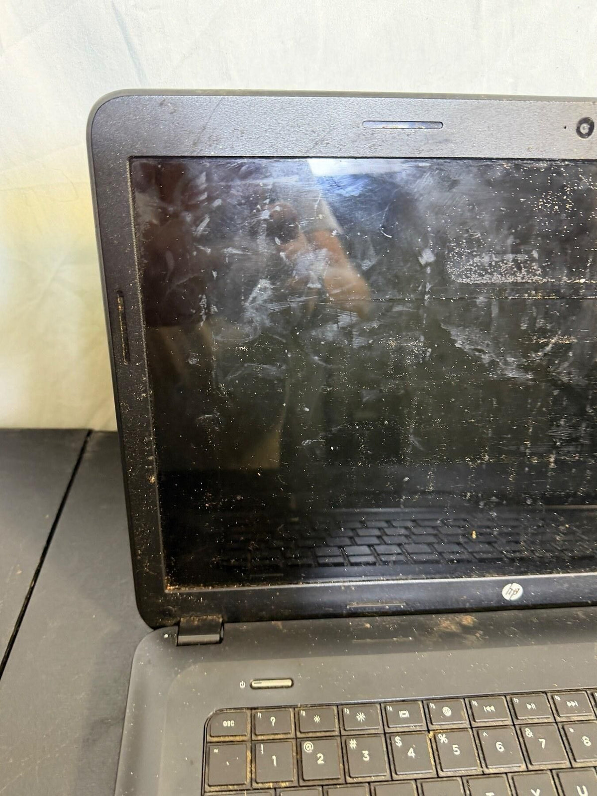HP 2000-2011DX Laptop - For Parts / Untested - Wormhole Thrift