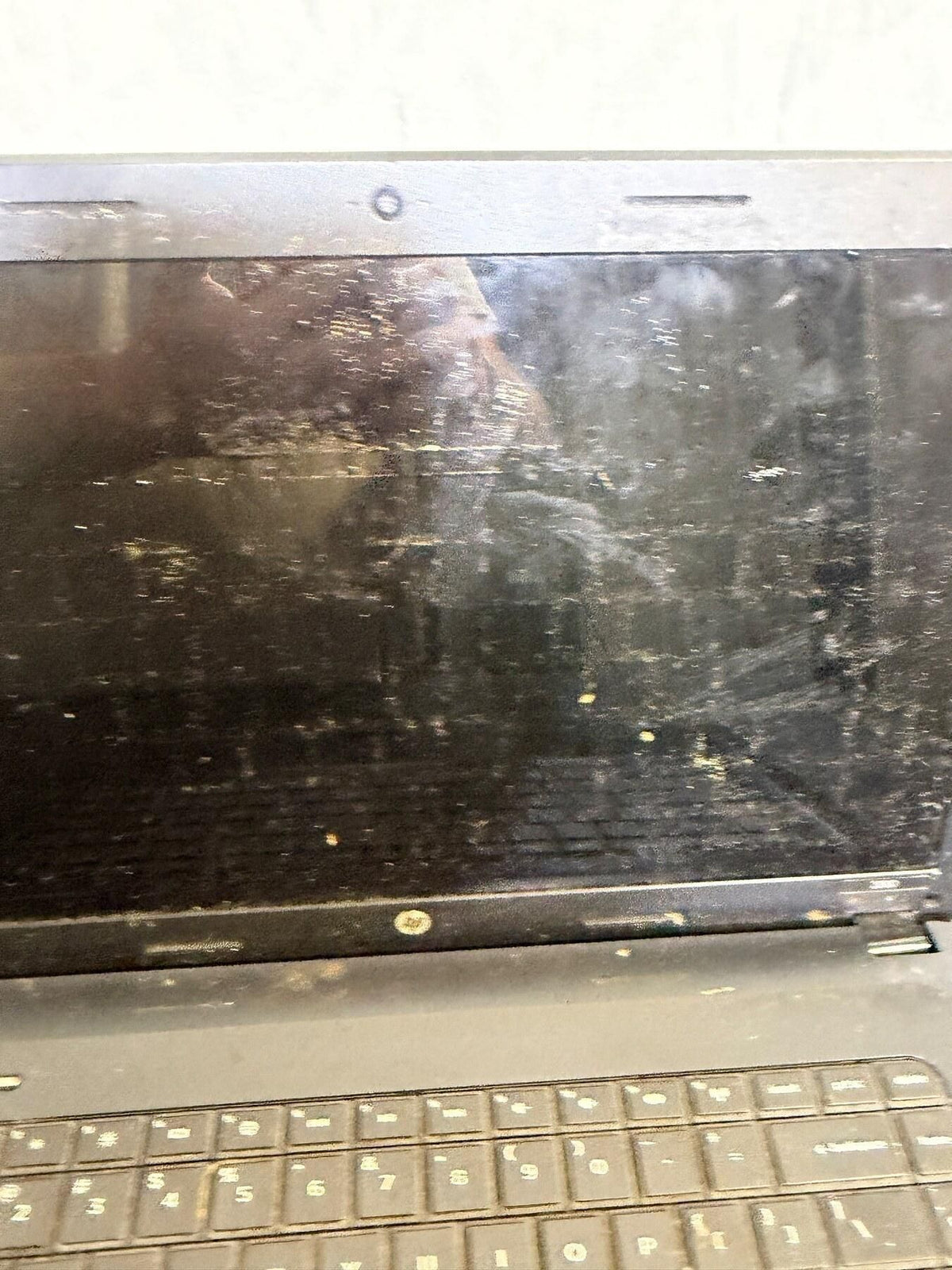 HP 2000-2011DX Laptop - For Parts / Untested - Wormhole Thrift