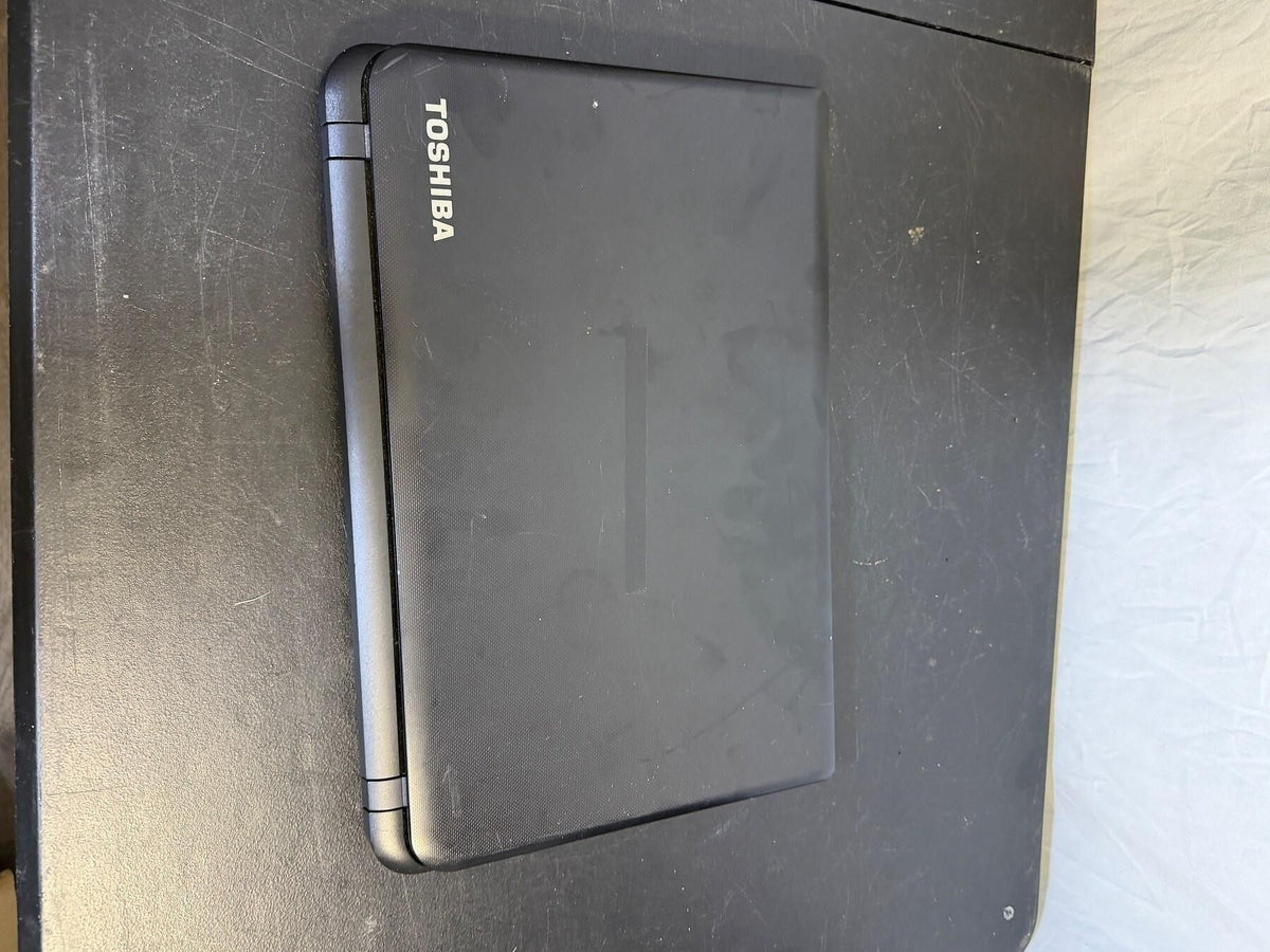 Toshiba Satellite C55D-B5212 Laptop AMD A8 4GB RAM 500GB HDD Windows 8.1 - Wormhole Thrift
