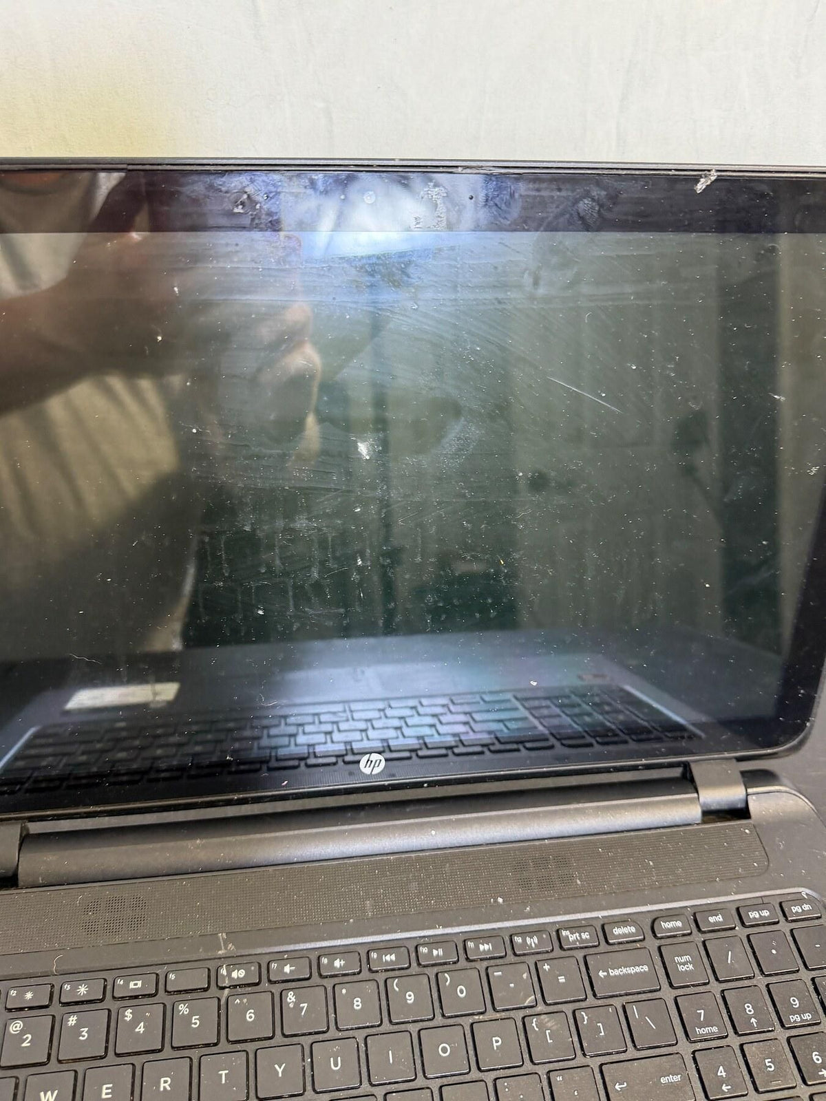 HP 15-r111dx AMD A8 750GB HD Touchscreen Laptop Notebook - Wormhole Thrift