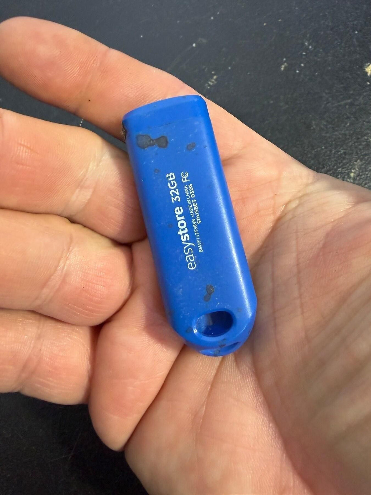easystore 32GB USB 3.0 Flash Drive Blue Retractable - Wormhole Thrift