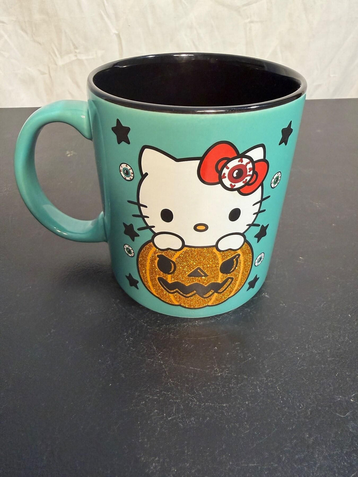 Hello Kitty Halloween Glitter Pumpkin Ceramic Mug 20 oz Silver Buffalo - Wormhole Thrift